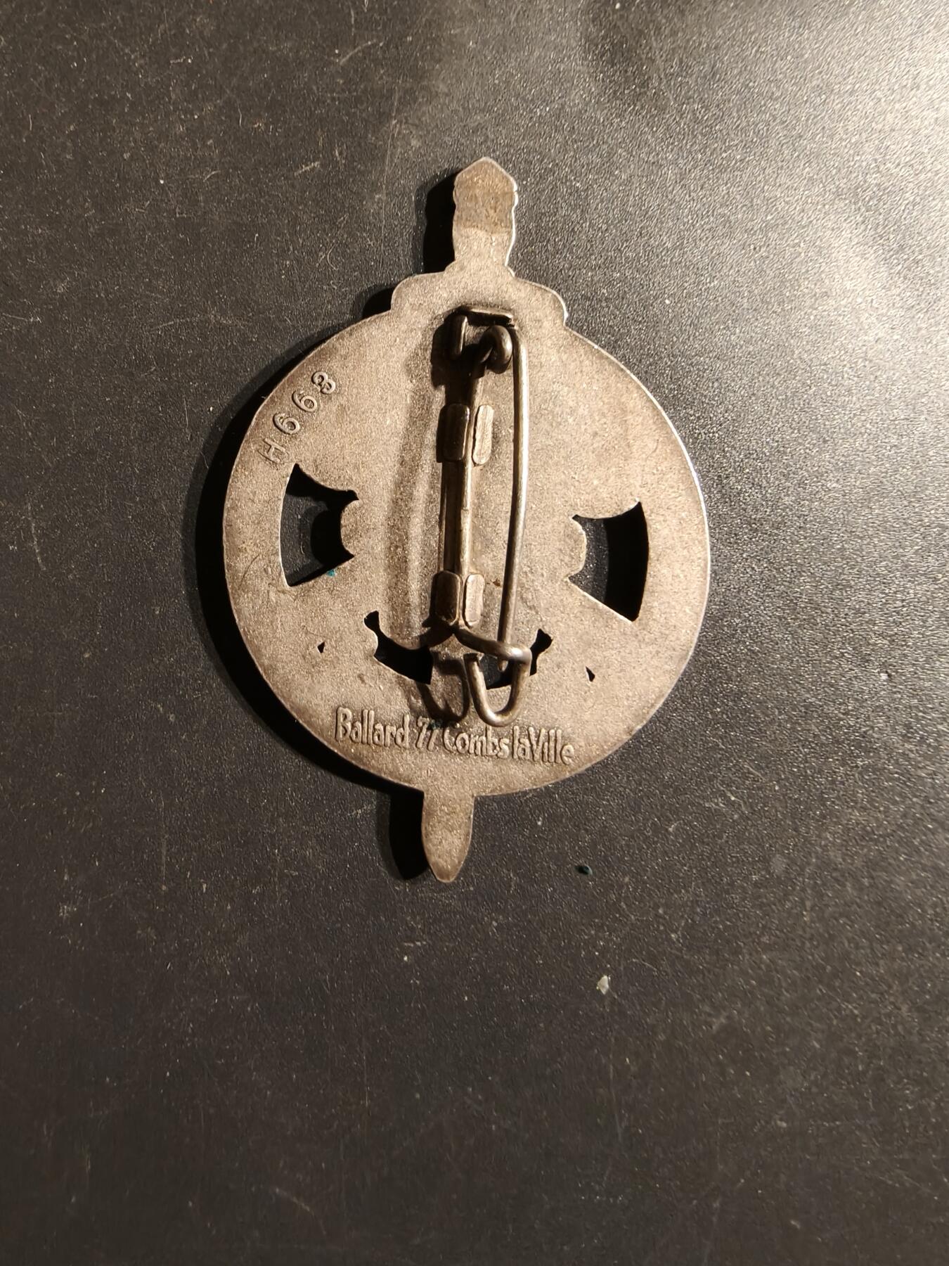 老王徽章第163期 13-15日三场连拍 16日统一发货  13、14日结束后可寄存