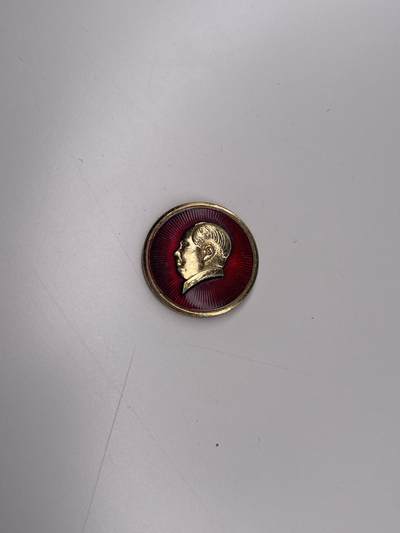 新时代收藏徽章红藏拍卖(第二十八场)  徽章纸品证书杂项 - 上海毛主席像章2号