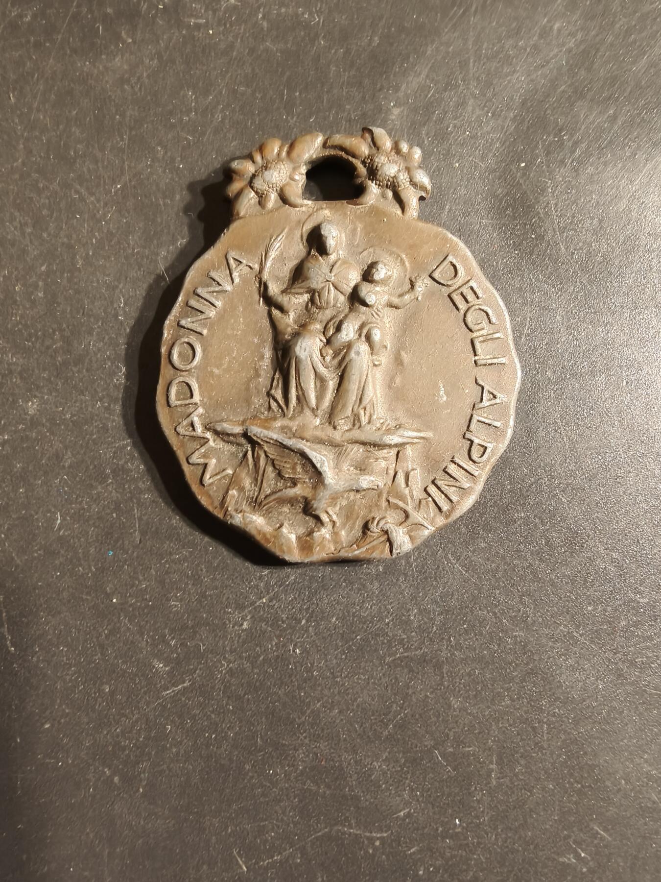 老王徽章第163期 13-15日三场连拍 16日统一发货  13、14日结束后可寄存