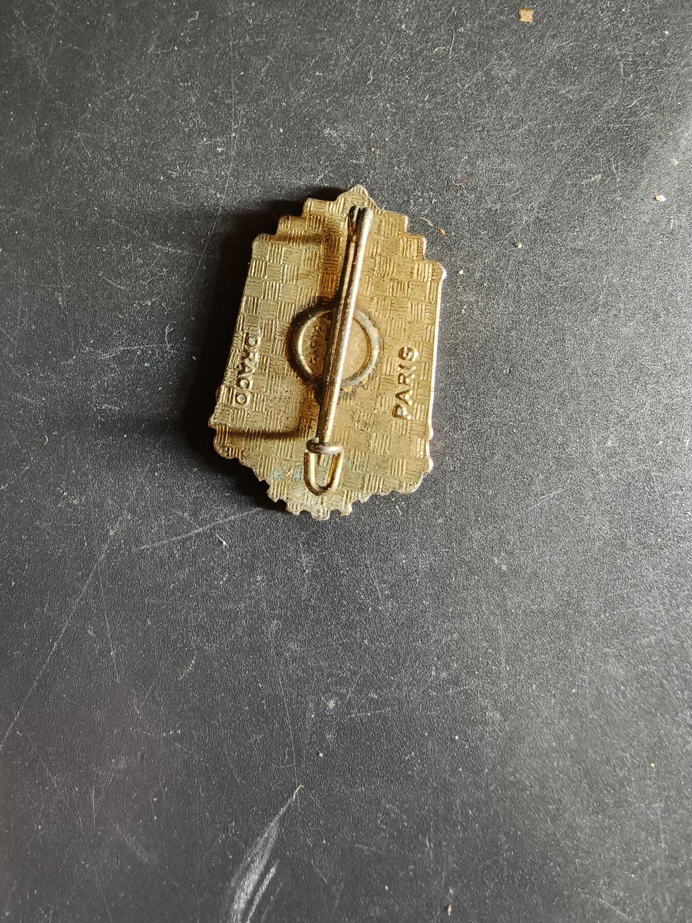 老王徽章第163期 13-15日三场连拍 16日统一发货  13、14日结束后可寄存 法国第3海军陆战队炮兵团证章 