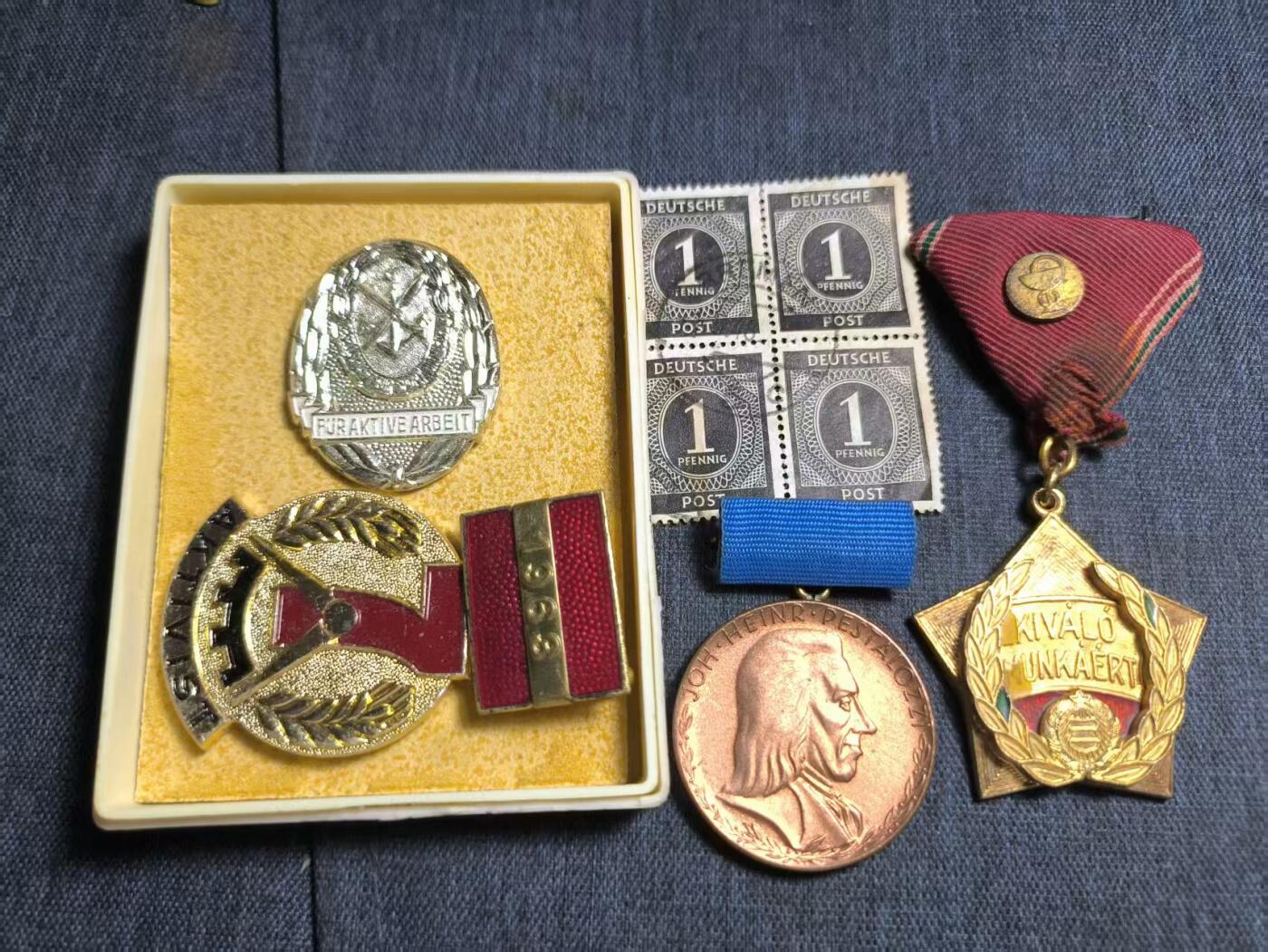 罗岚⭐爱藏⭐精品专拍第七场-分享拍场赚佣（周六有群拍，详细看简介） 民主德国-匈牙利勋赏一组（优秀生产奖章 准军事组织荣誉会员证章）