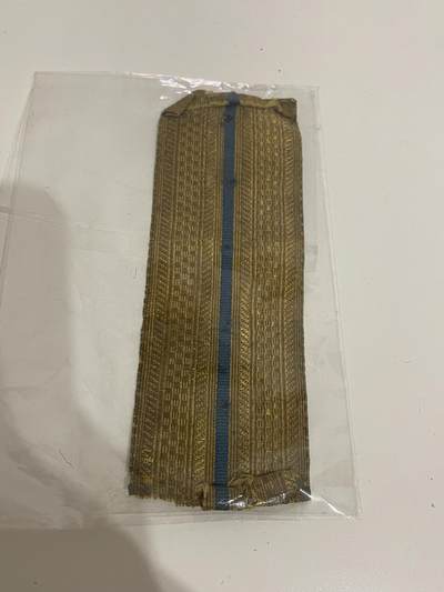 新时代收藏徽章红藏拍卖(第二十八场)  徽章纸品证书杂项 - 空军金属丝面一只 大尉洞