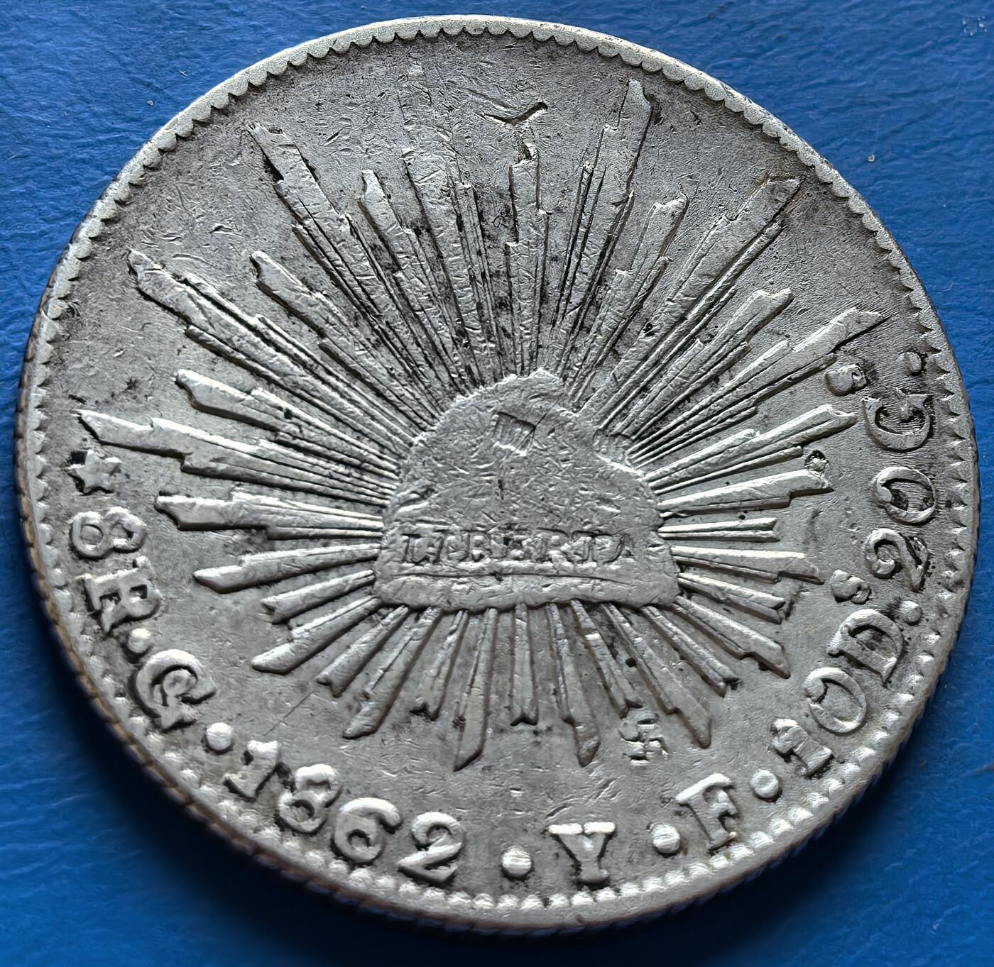 外国优质老铜币银币，周六九点倒数截拍，满百包邮，可寄存半年，喜欢朋友微信扫描二维码可直接参拍