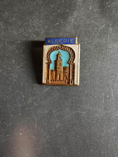 老王徽章第163期 13-15日三场连拍 16日统一发货  13、14日结束后可寄存 -  阿尔及利亚徽章