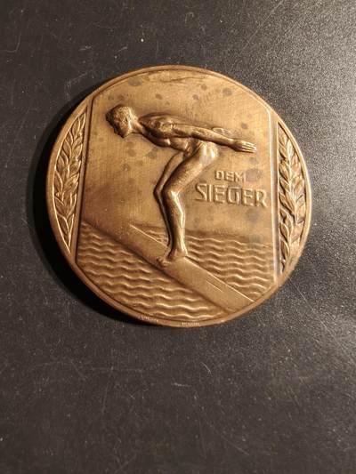 老王徽章第163期 13-15日三场连拍 16日统一发货  13、14日结束后可寄存 - 德国跳水运动优胜大铜章    直径50mm.    重量52.1g
