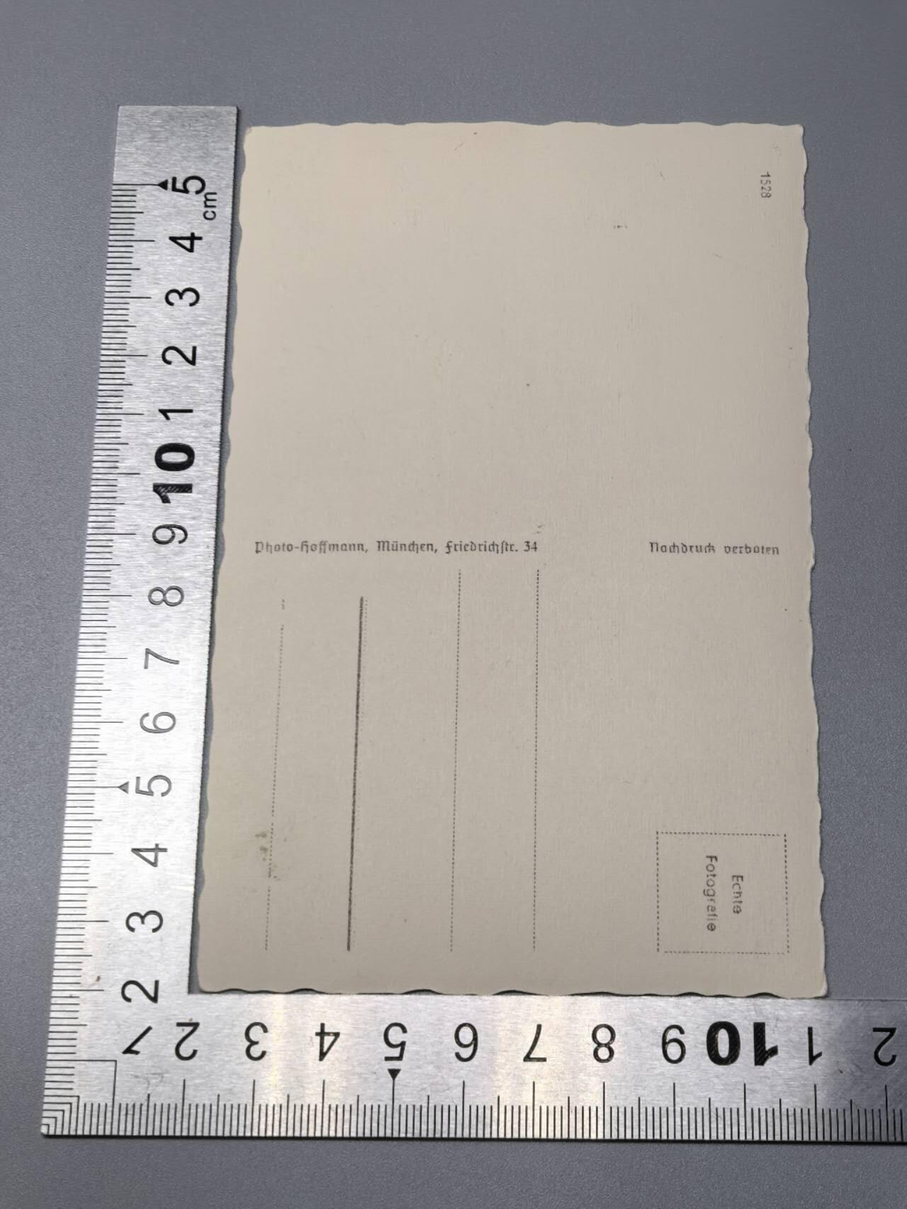 小驴勋章奖章收藏11月15日周六晚五点拍卖（珍爱和平，收藏战争，铭记历史，勿忘国耻，忠党爱国。有偿代拍，送拍规则在简介最后，参拍须阅读规则后再参拍，关系到运费包装发货时效真假辨别等关键信息，拍卖时不再发原图，看大图店主微信码在拍卖店铺介绍里）