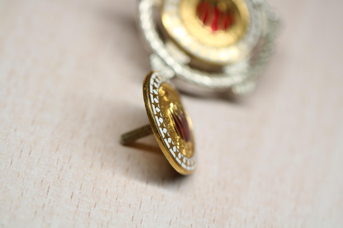 大猫徽章拍卖 第282期 南斯拉夫二级友谊、三级游击队之星 苏联证章