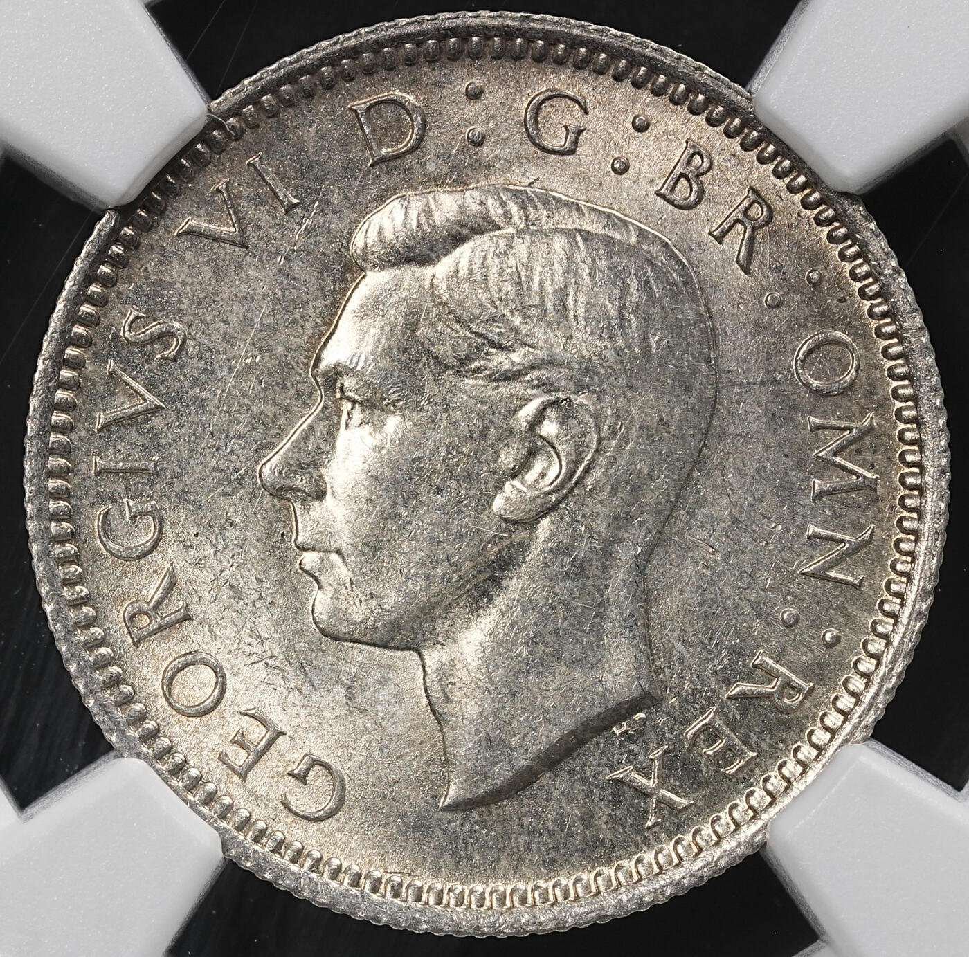 修遠堂世界钱币第九十三期 NGC评级 英国6便士银币两枚