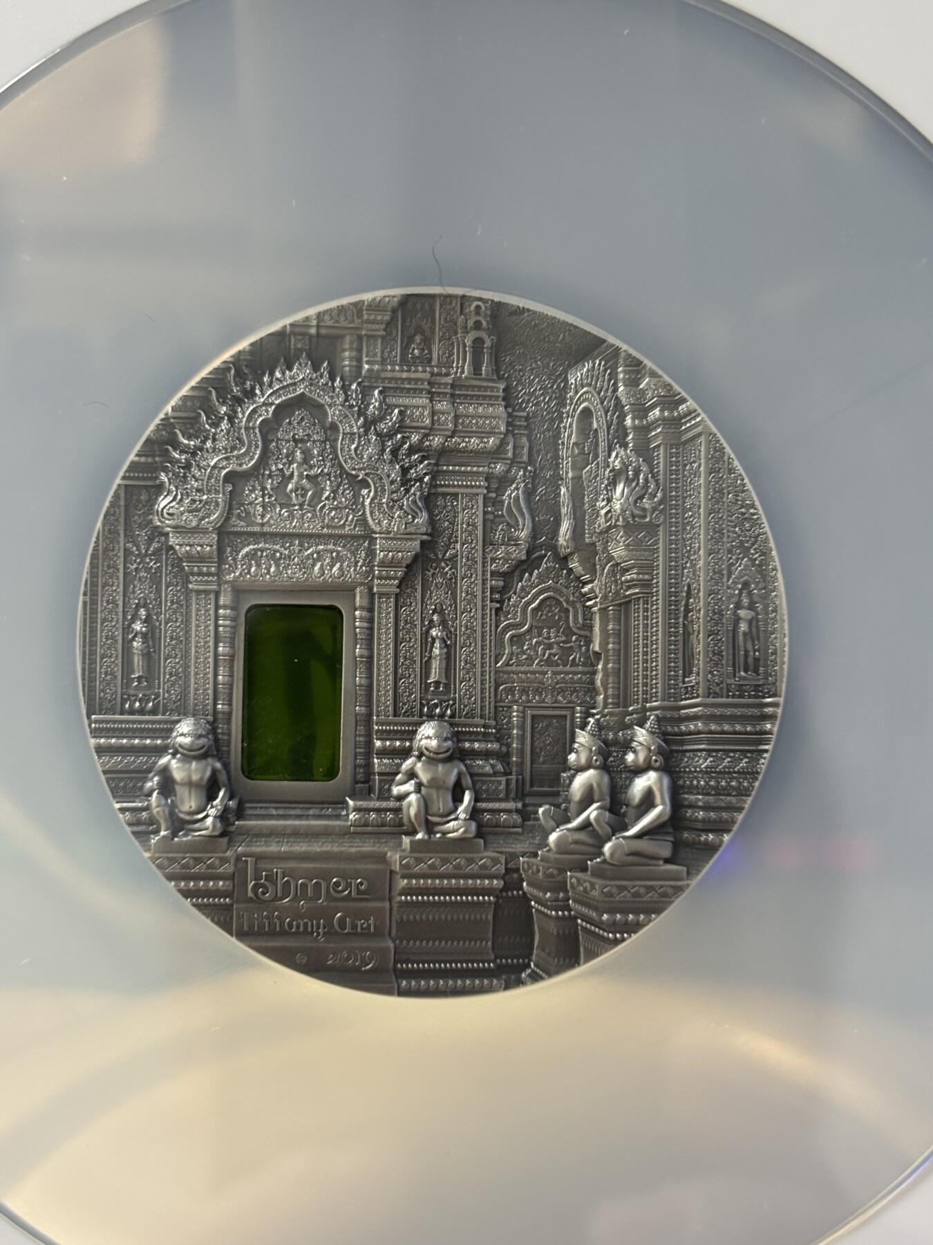 第181期拍卖 帕劳2019年蒂凡尼柬埔寨吴哥窟2盎司镶嵌玻璃银币NGC-MS70原盒证书，999银，发行999枚