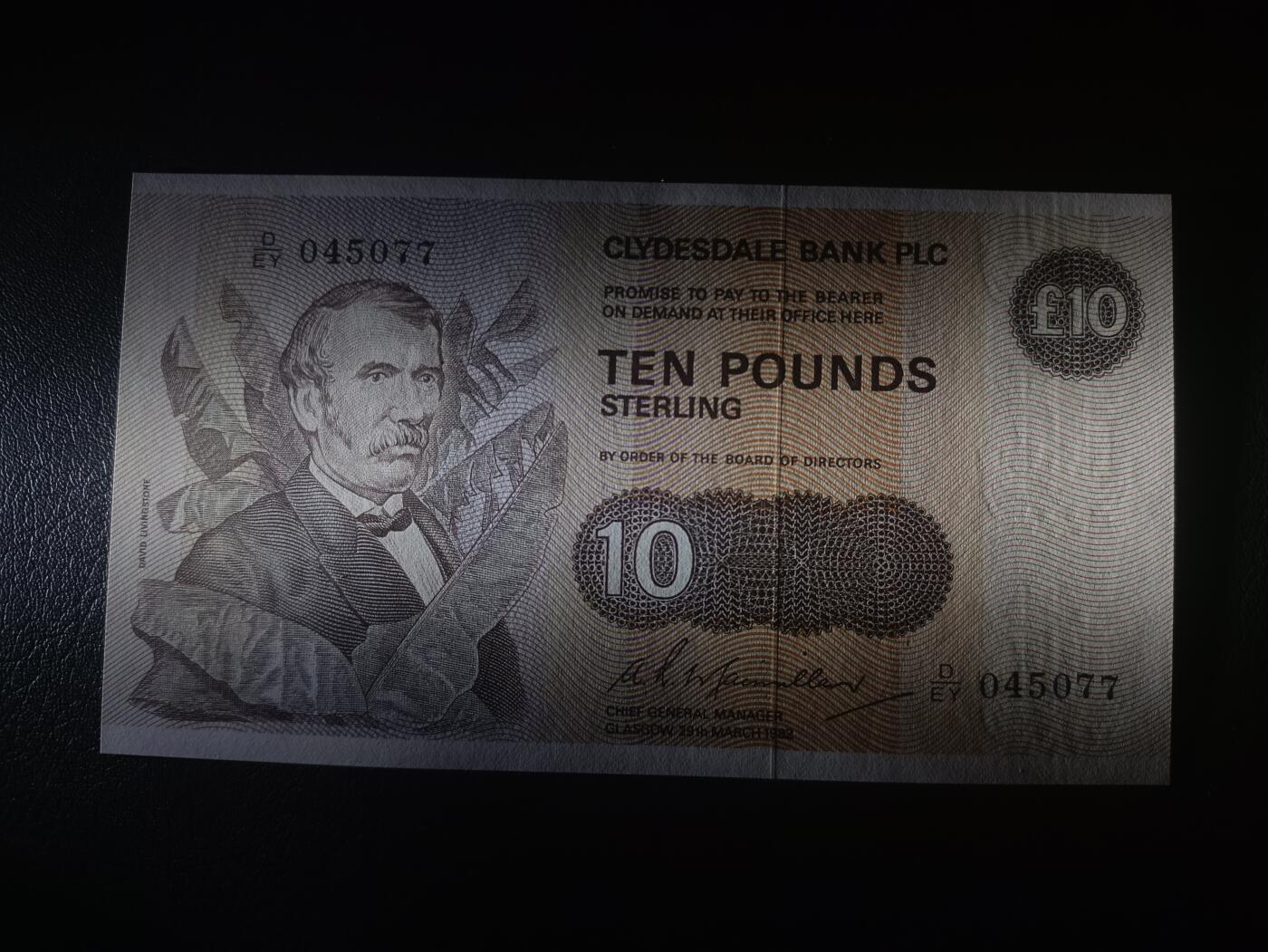 2025十一月第四期，总202期 苏格兰克莱斯戴勒银行1982年10镑UNC-，地理学家利文斯通博士和黑奴，很快就因为“民族观念不正确”停印