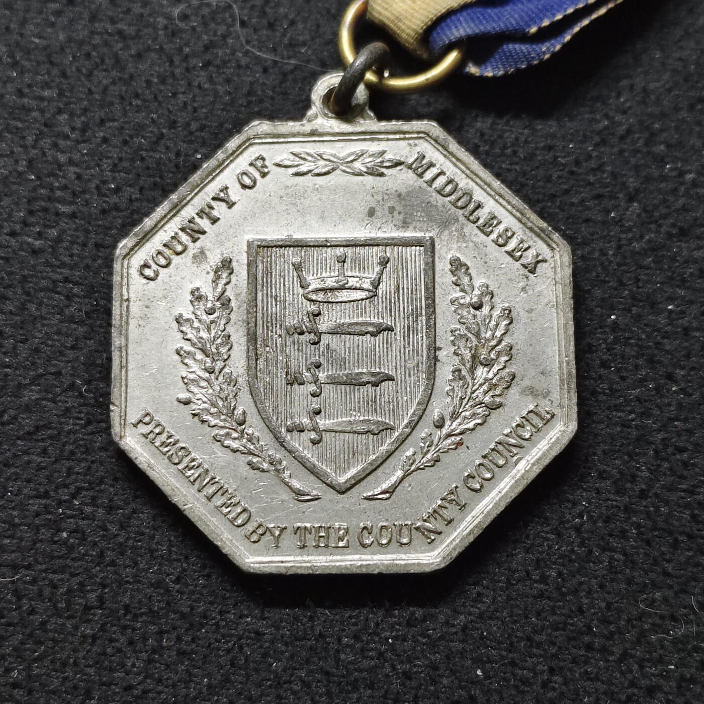 【全场包邮】纯粹捡漏拍476场（免费代拍第13场）调整中 【勋章】英国1935年乔治五世与玛丽王后的银禧纪念日八角锡铅勋章