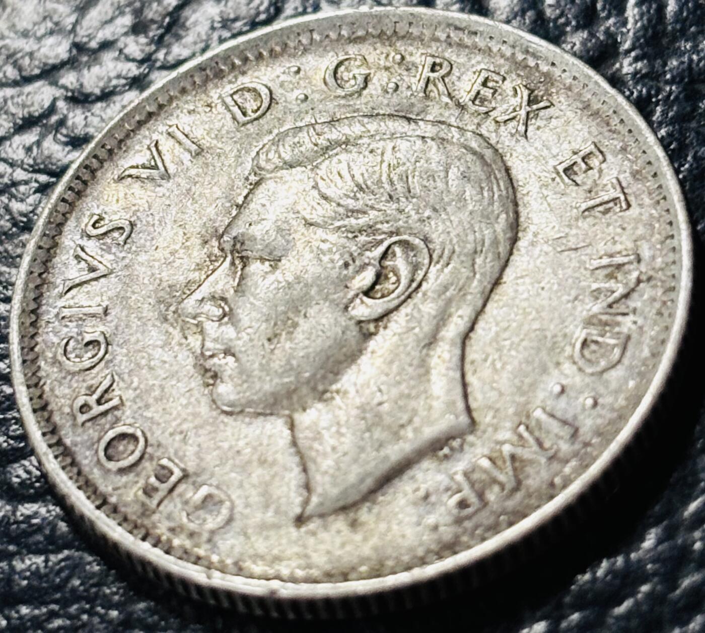 文馨钱币收藏第 281 场，【 长期接收代拍品】银元，银币，套币，纸币专场（本场截拍后休息三天，19 号发货） 带光极美品 1947 年英属加拿大乔治六世 25 分银币，第一版关门年  ，800 高银