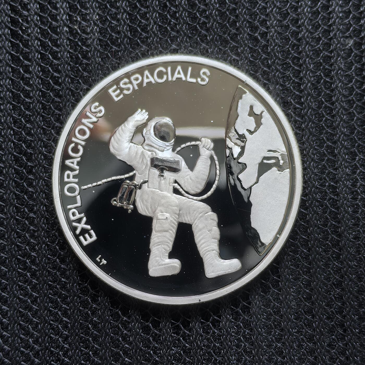 道一币馆币章第一百五十四场 安道尔1993年和平号空间站投入使用10第纳尔精制银币  31.47g 925S 15000