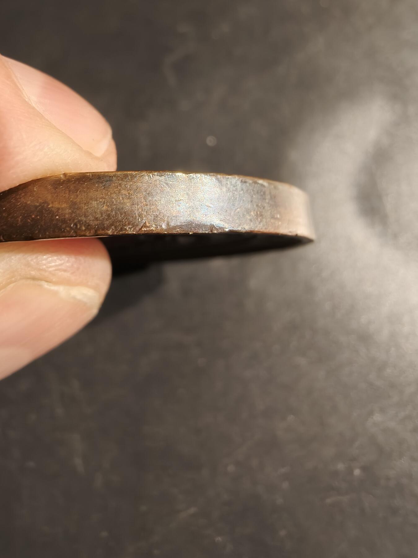 老王徽章第163期 13-15日三场连拍 16日统一发货  13、14日结束后可寄存 比利时1860年国王的卫队和议会向利奥波德一世宣誓效忠大铜章     直径50mm.    重量53.7g