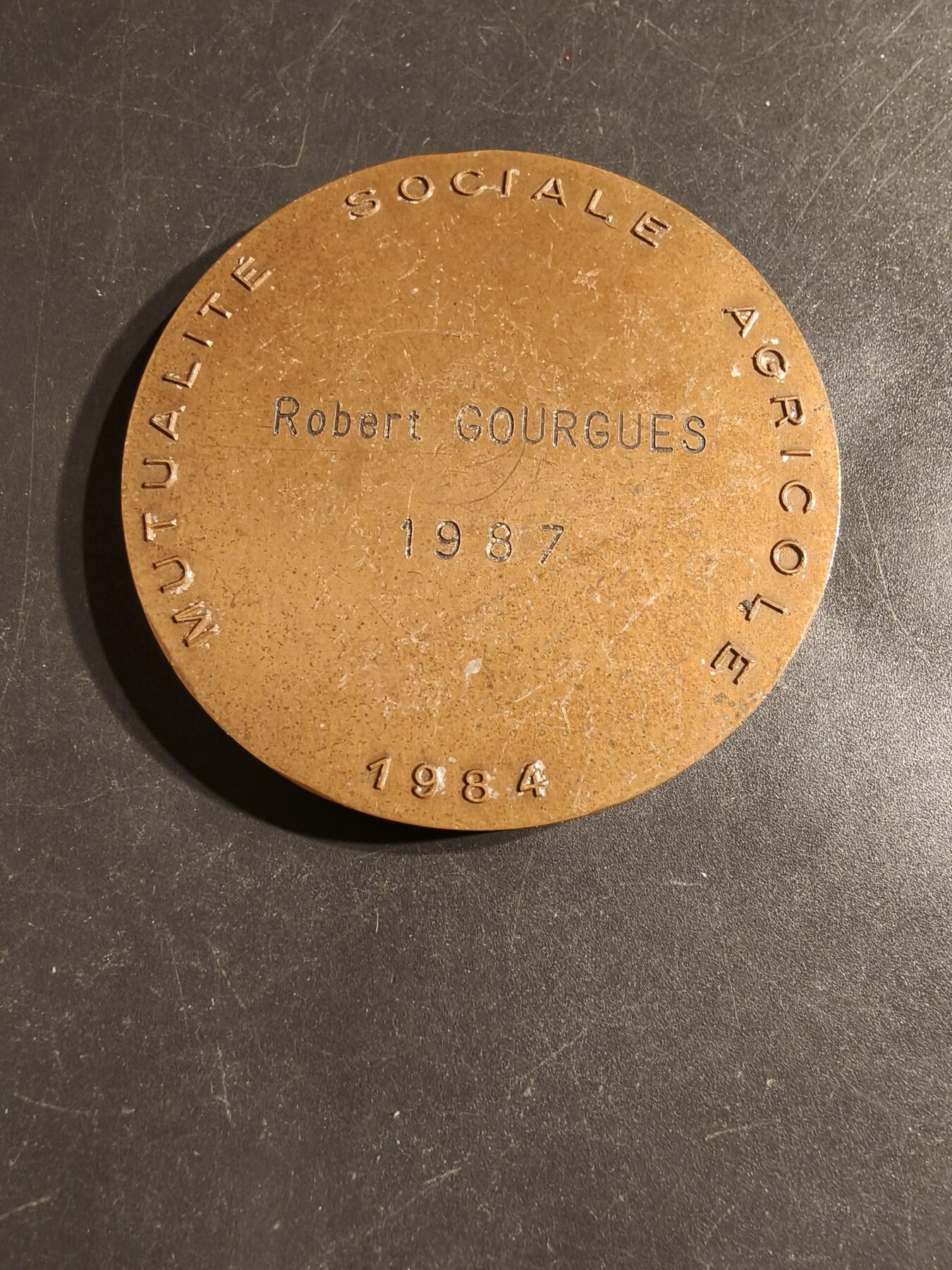 老王徽章第163期 13-15日三场连拍 16日统一发货  13、14日结束后可寄存