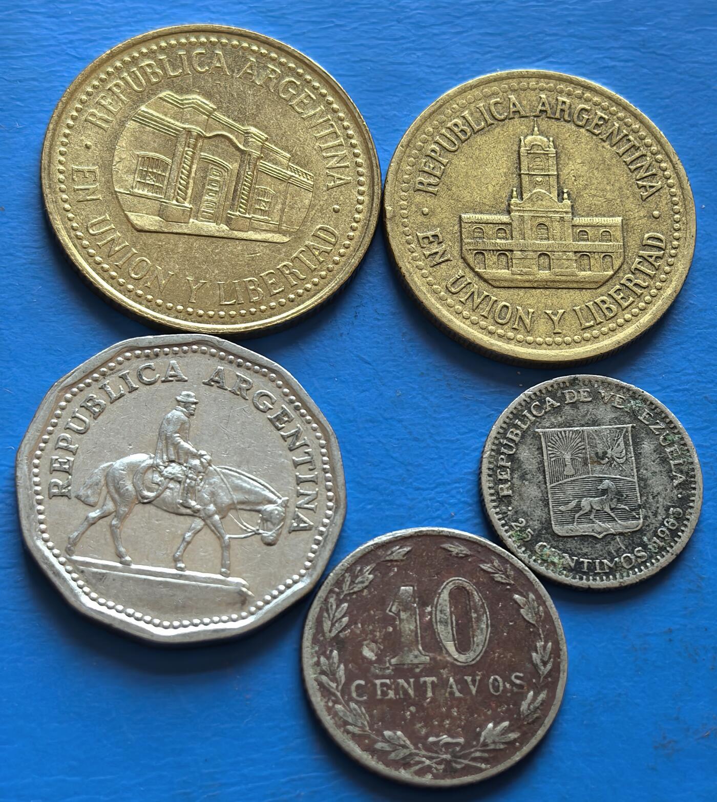 外国优质老铜币银币，周六九点倒数截拍，满百包邮，可寄存半年，喜欢朋友微信扫描二维码可直接参拍