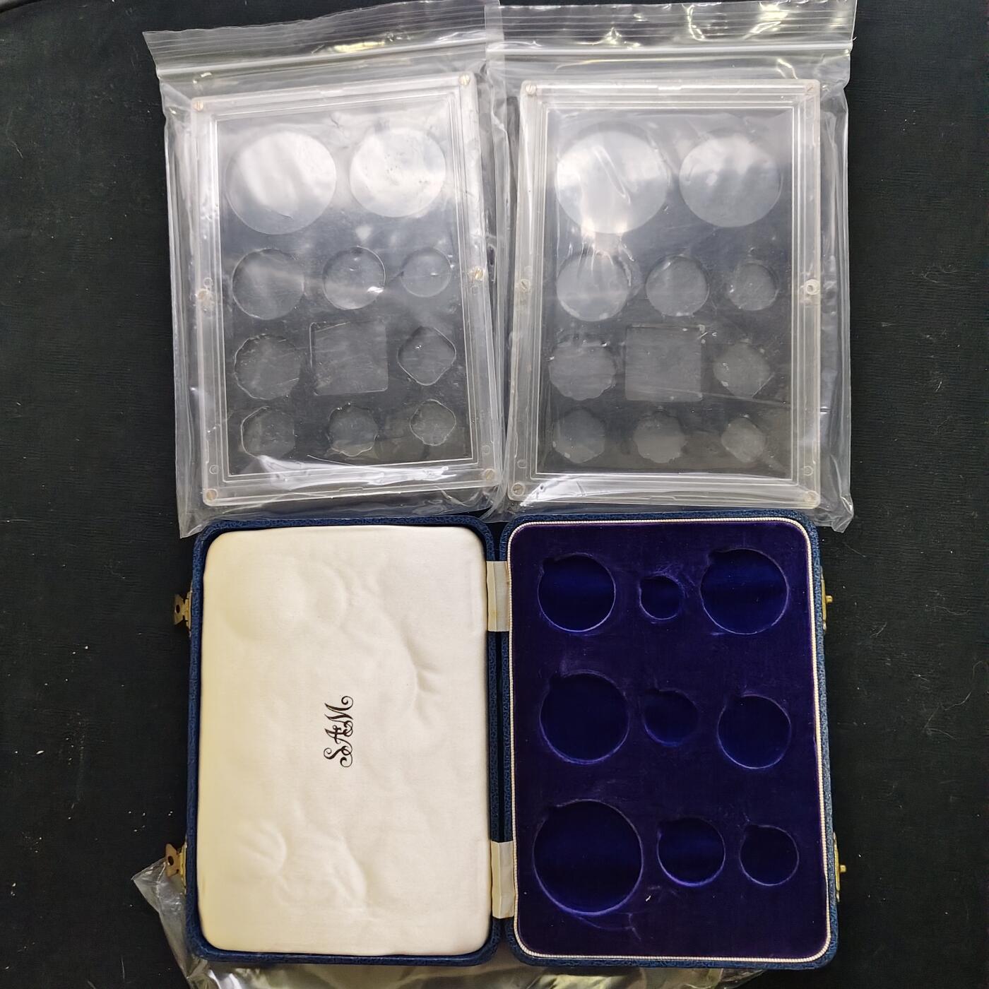 【全场包邮】纯粹捡漏拍477场（免费代拍第14场）调整中 【收藏工具】空盒3个一组-含南非精制套币空盒1个+印度精制套币空盒2个