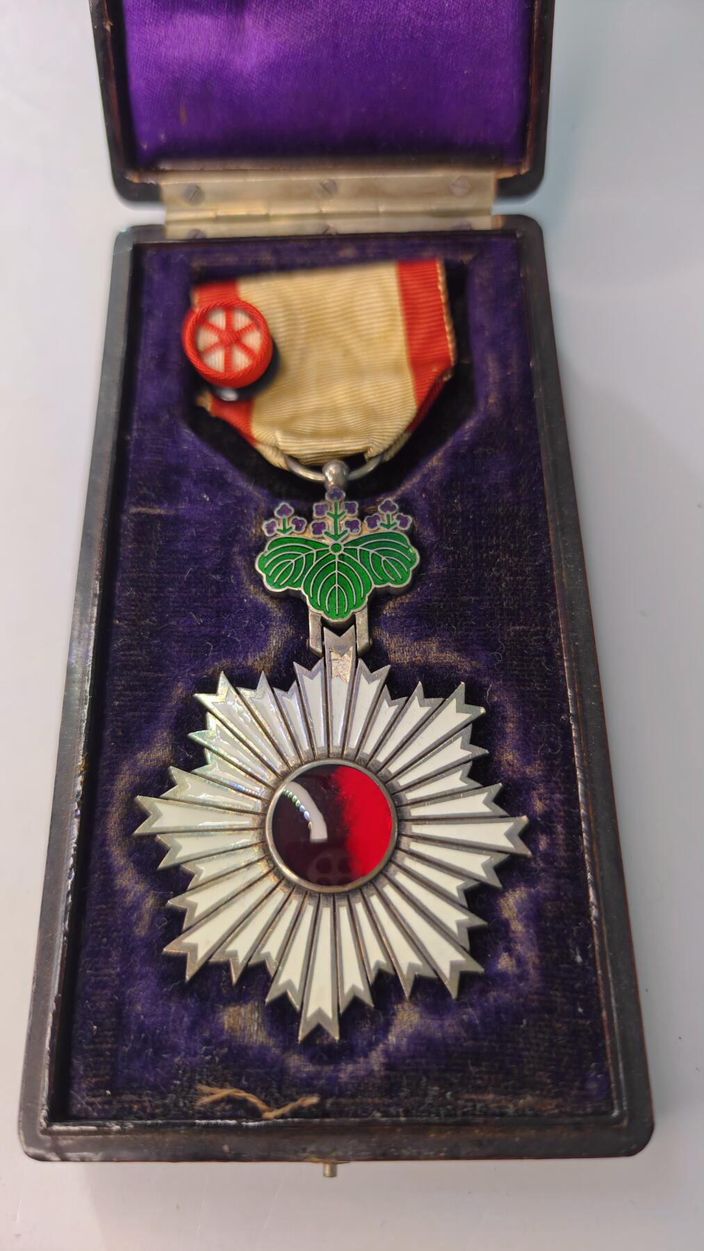 东亚勋章徽章主题拍卖2 日俄时期明治勋六等单光旭日章 