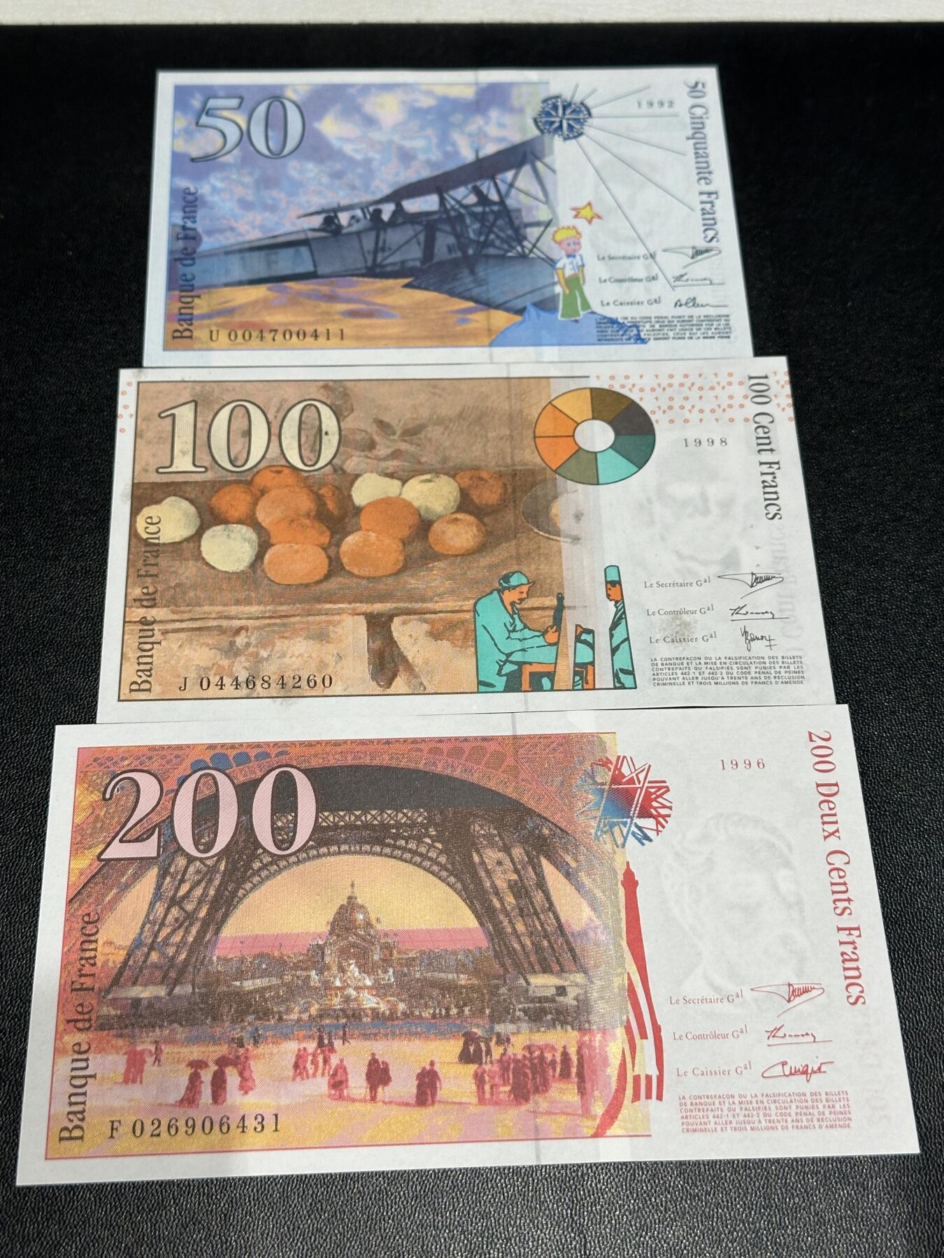 《外钞收藏家》第五百八十五期（精品场）（本平台长期征集拍品、欢迎藏友们联系合作）