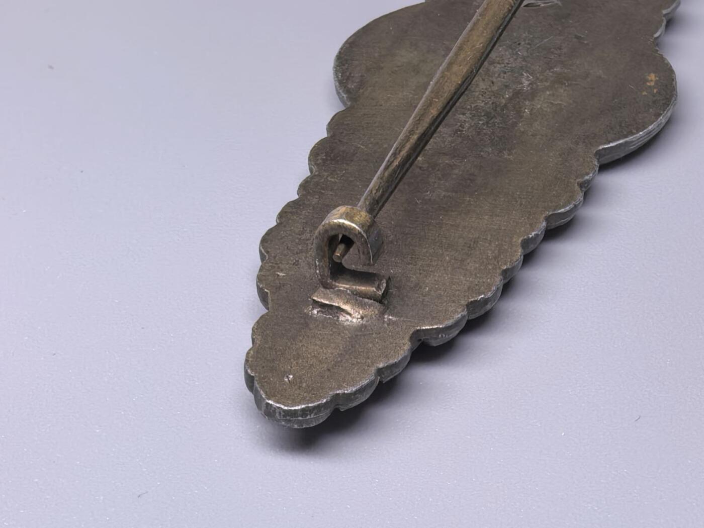 小驴勋章奖章收藏11月15日周六晚五点拍卖（珍爱和平，收藏战争，铭记历史，勿忘国耻，忠党爱国。有偿代拍，送拍规则在简介最后，参拍须阅读规则后再参拍，关系到运费包装发货时效真假辨别等关键信息，拍卖时不再发原图，看大图店主微信码在拍卖店铺介绍里） 57版海军陆战队作战勋饰