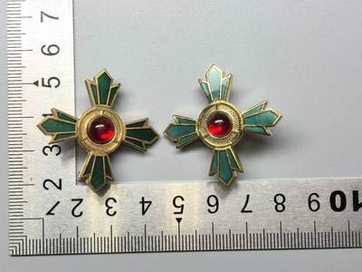 小驴勋章奖章收藏11月15日周六晚五点拍卖（珍爱和平，收藏战争，铭记历史，勿忘国耻，忠党爱国。有偿代拍，送拍规则在简介最后，参拍须阅读规则后再参拍，关系到运费包装发货时效真假辨别等关键信息，拍卖时不再发原图，看大图店主微信码在拍卖店铺介绍里） - 交通荣誉章绿十字铜章一对