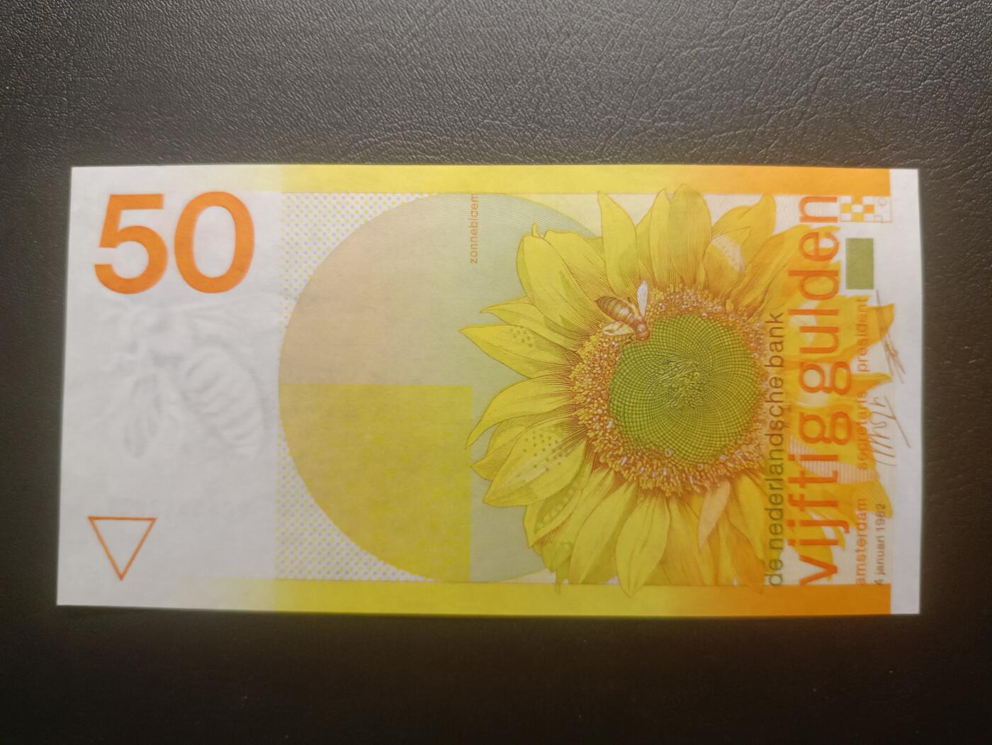 2025十一月第四期，总202期 荷兰1982版50盾UNC，荷兰盾三剑客之一的向日葵