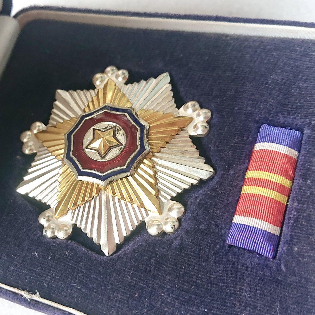 【第壹場】近代勋奖章徽章服饰杂项专场