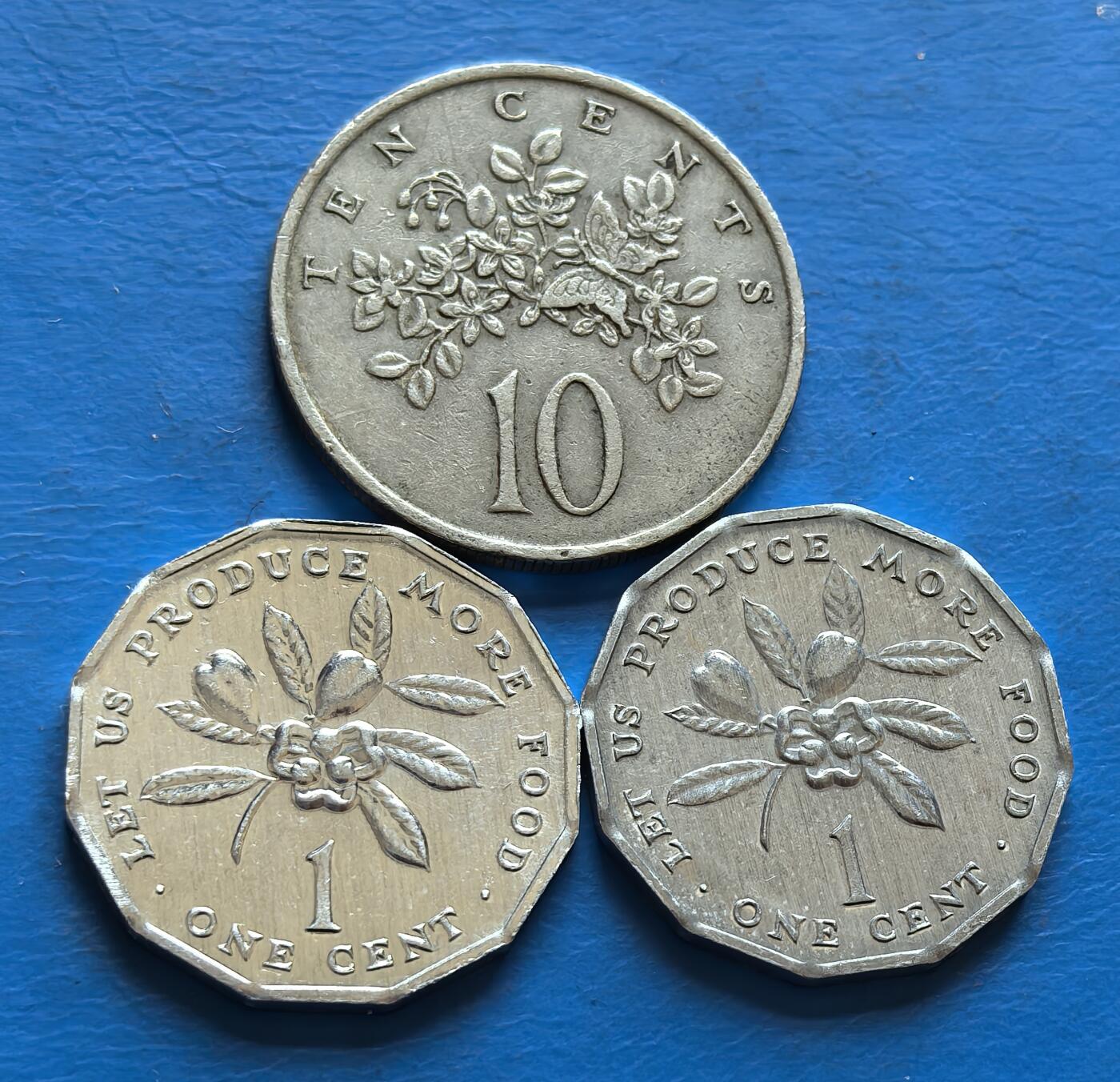 外国优质老铜币银币，周六九点倒数截拍，满百包邮，可寄存半年，喜欢朋友微信扫描二维码可直接参拍