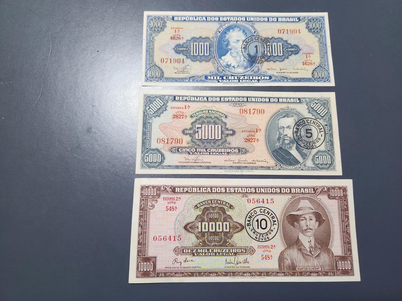 11月15号晚上8点 外国纸币自动截拍第58场 巴西1966年 改值版1-5-10纸币 极美品近新一套