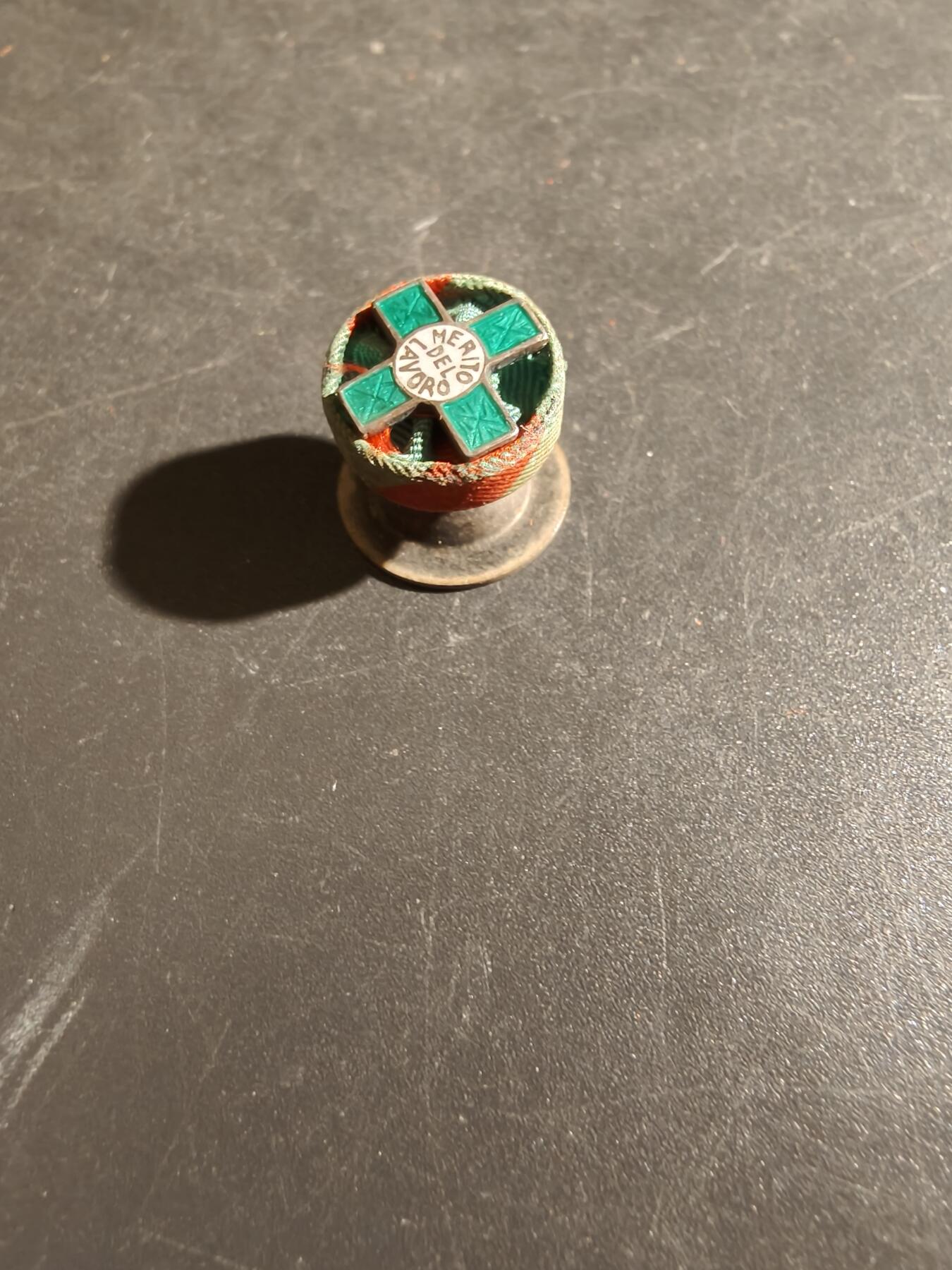 老王徽章第163期 13-15日三场连拍 16日统一发货  13、14日结束后可寄存 意大利骑士级劳动勋章杯略    带珐琅