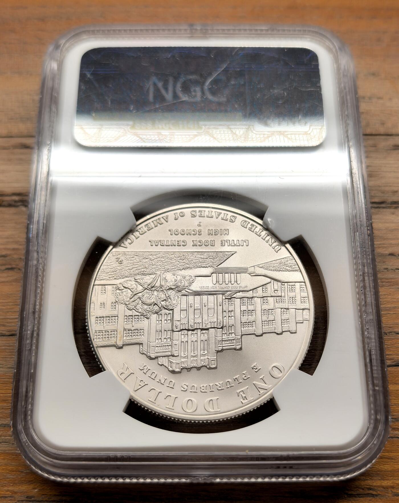 泉海漫舟·凡希社世界钱币微拍第三百十四期 2007美国校园种族隔离取消纪念Dollar大银NGC-MS69