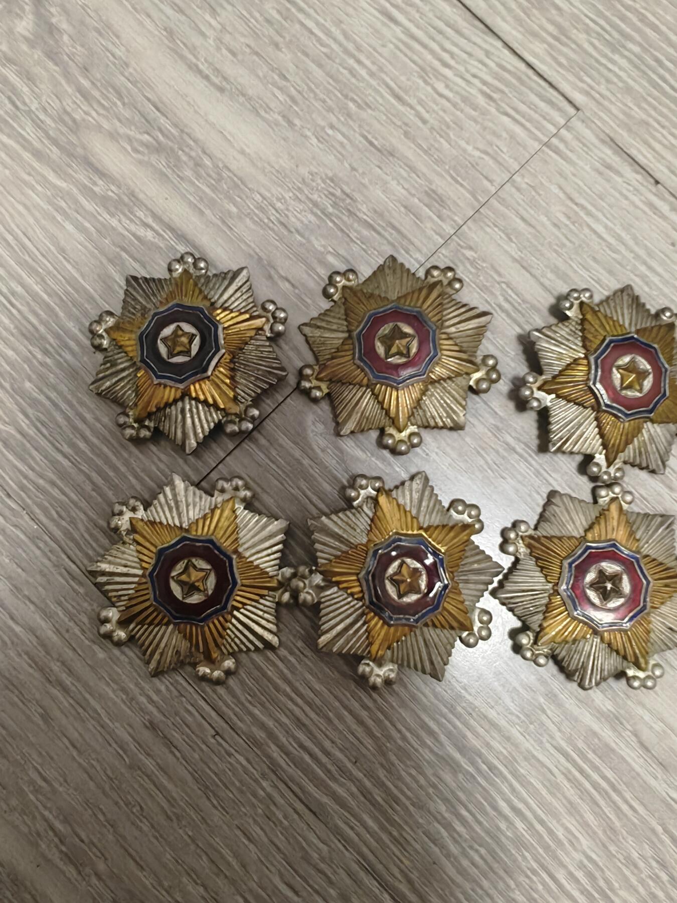 朝鲜二级章10枚