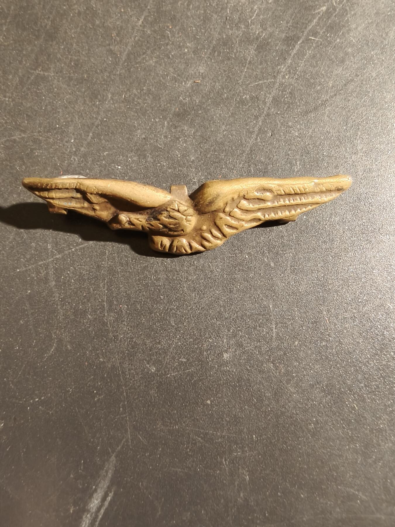 老王徽章第163期 13-15日三场连拍 16日统一发货  13、14日结束后可寄存 法国空军大檐帽徽