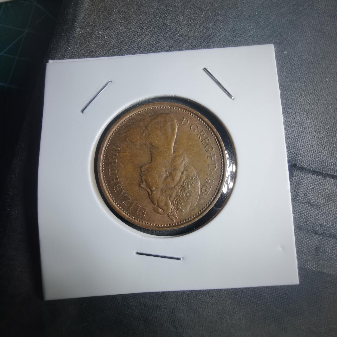 沼泽如烟--第905场 英国1975年2便士