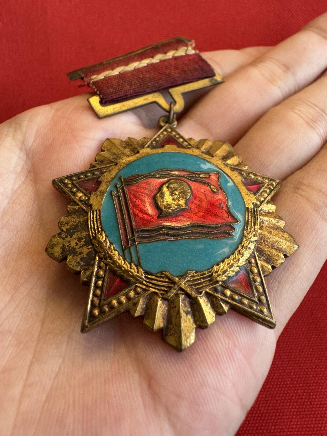 五哥徽章群   15号周六晚上八点4群联拍 铜章