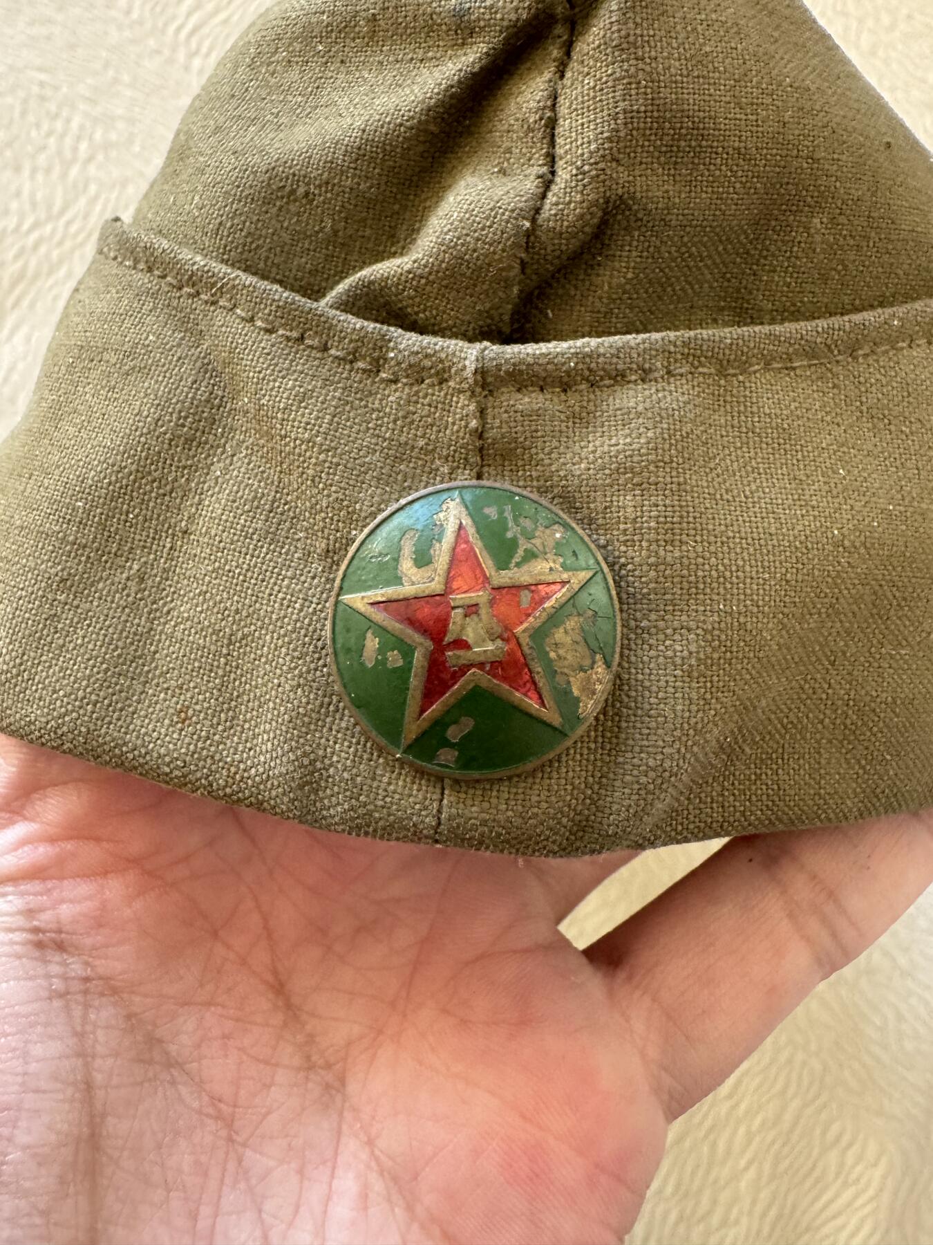 五哥徽章群   15号周六晚上八点4群联拍 帽子