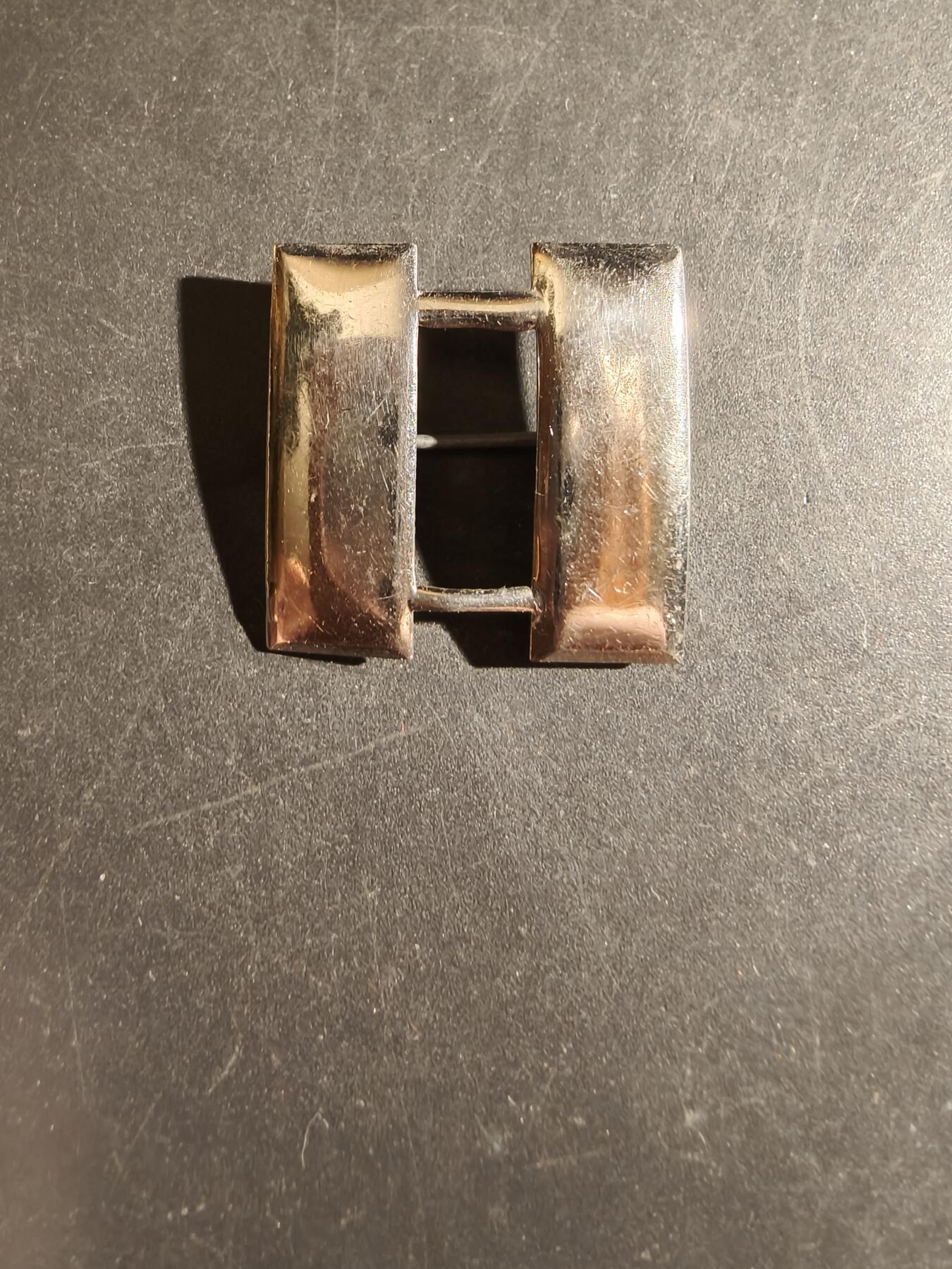 老王徽章第163期 13-15日三场连拍 16日统一发货  13、14日结束后可寄存 美国二战横针版上尉金属军衔