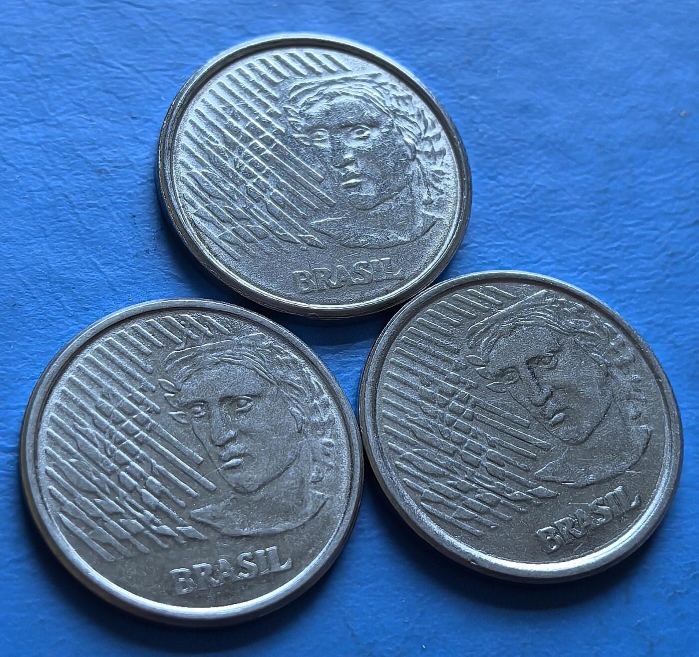 外国优质老铜币银币，周六九点倒数截拍，满百包邮，可寄存半年，喜欢朋友微信扫描二维码可直接参拍