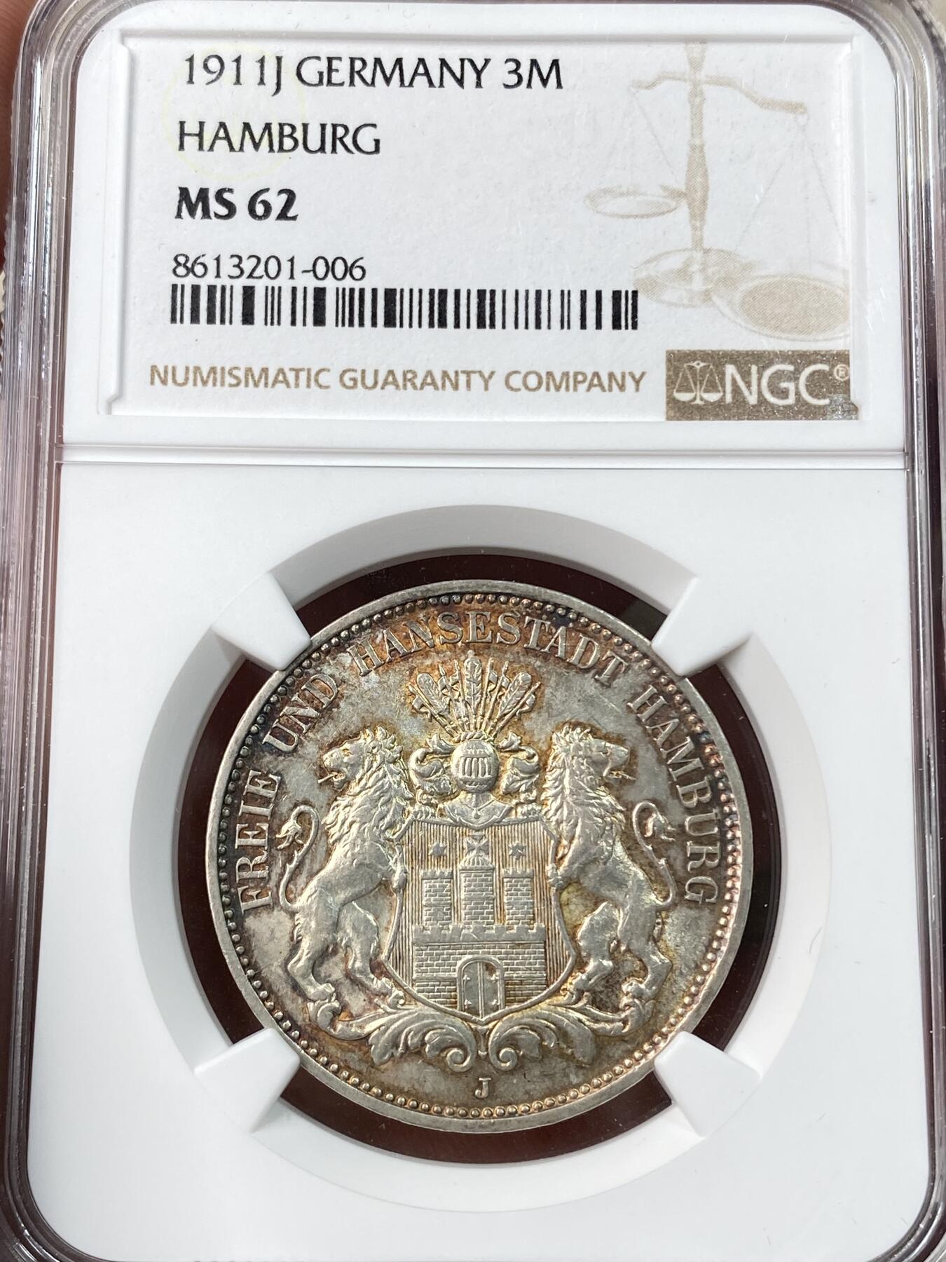 万国钱币拍卖第055期 NGC MS62 1911年德国汉堡双狮护盾长翅流通3马克 十字转光红酒彩包浆