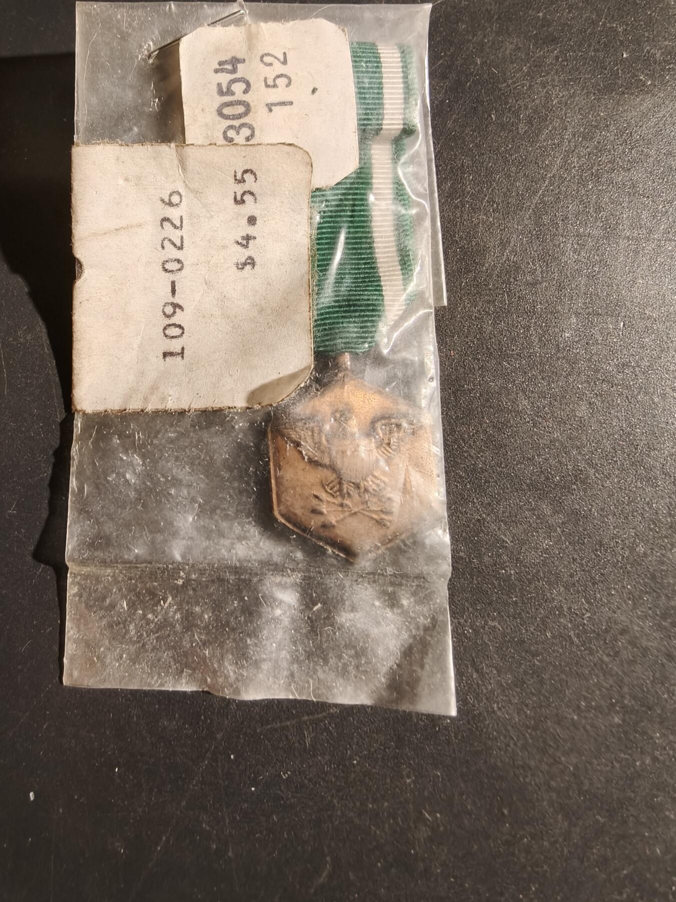 老王徽章第163期 13-15日三场连拍 16日统一发货  13、14日结束后可寄存 美国海军军事功绩奖章迷你章