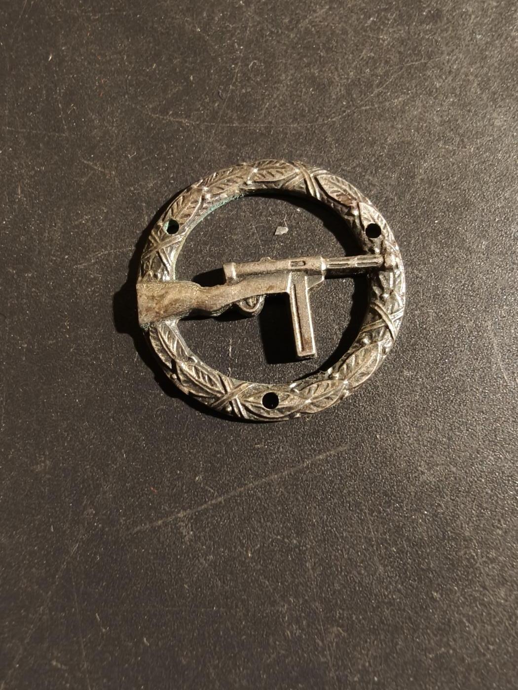 老王徽章第163期 13-15日三场连拍 16日统一发货  13、14日结束后可寄存 丹麦徽章    830银    适合贴打火机   3.1g