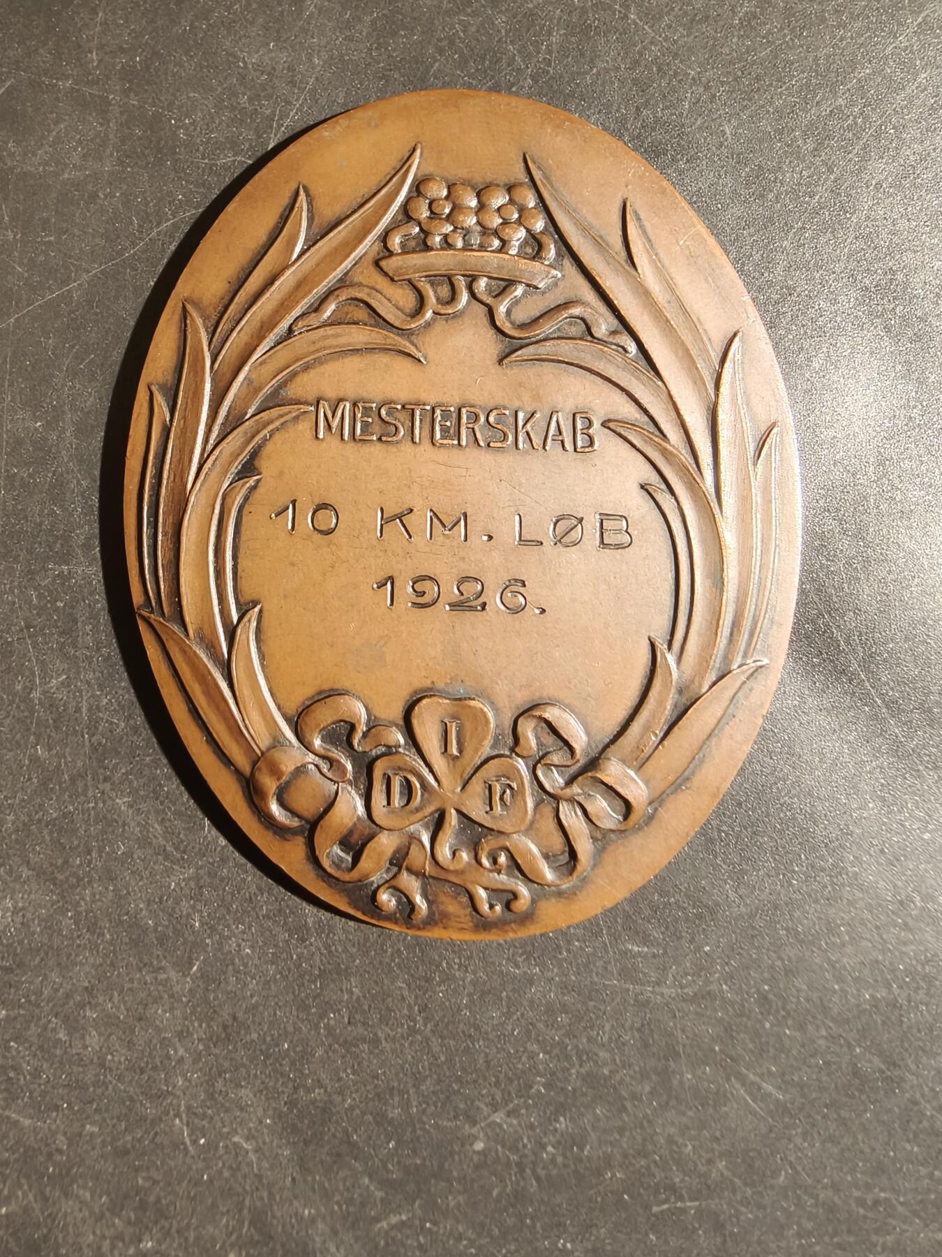 老王徽章第163期 13-15日三场连拍 16日统一发货  13、14日结束后可寄存