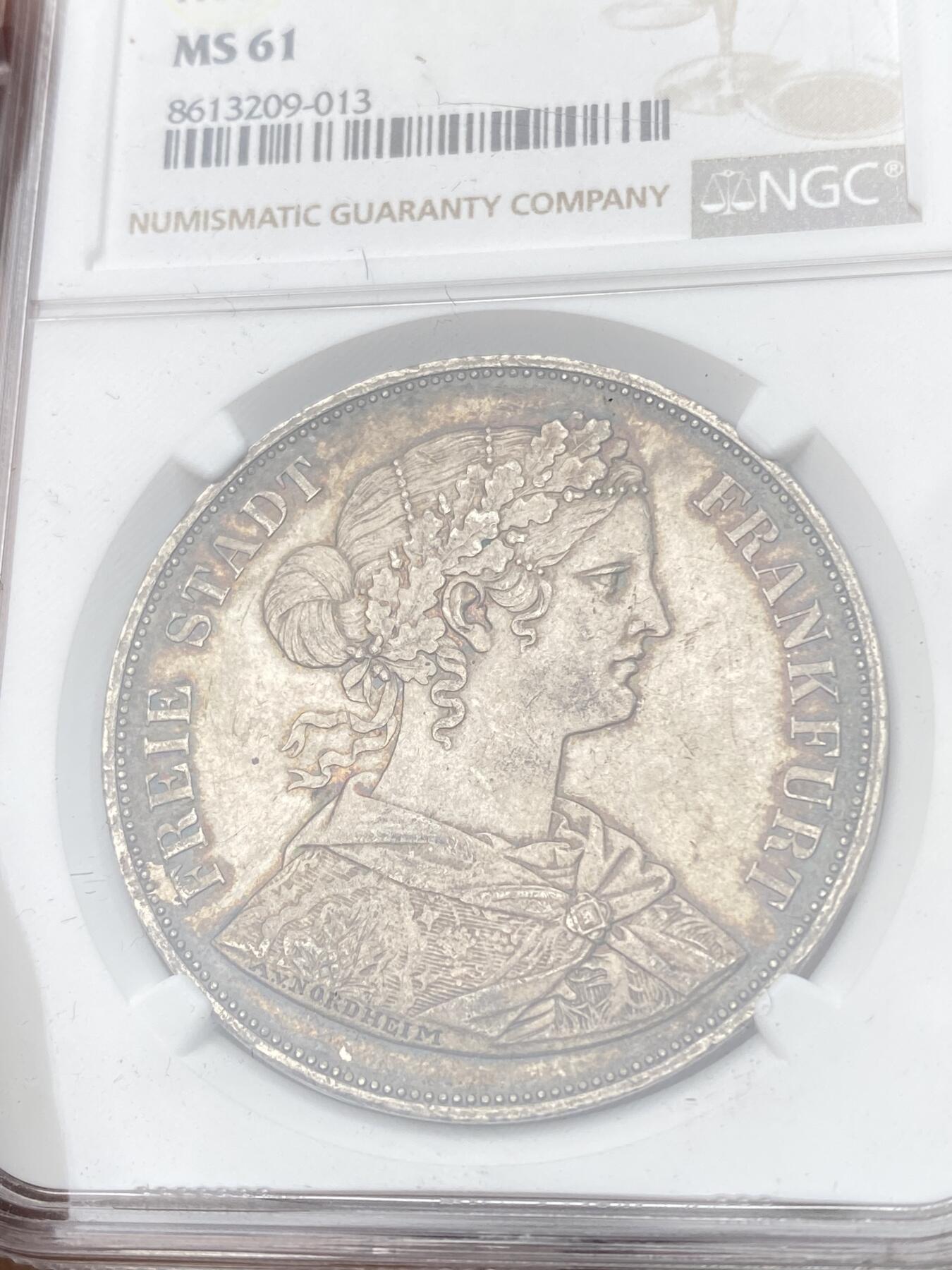 万国钱币拍卖第055期 NGC MS61 1861年德国法兰克福少女流通2泰勒 经典法兰城少女2T 欧陆深五彩转光 状态极度舒适