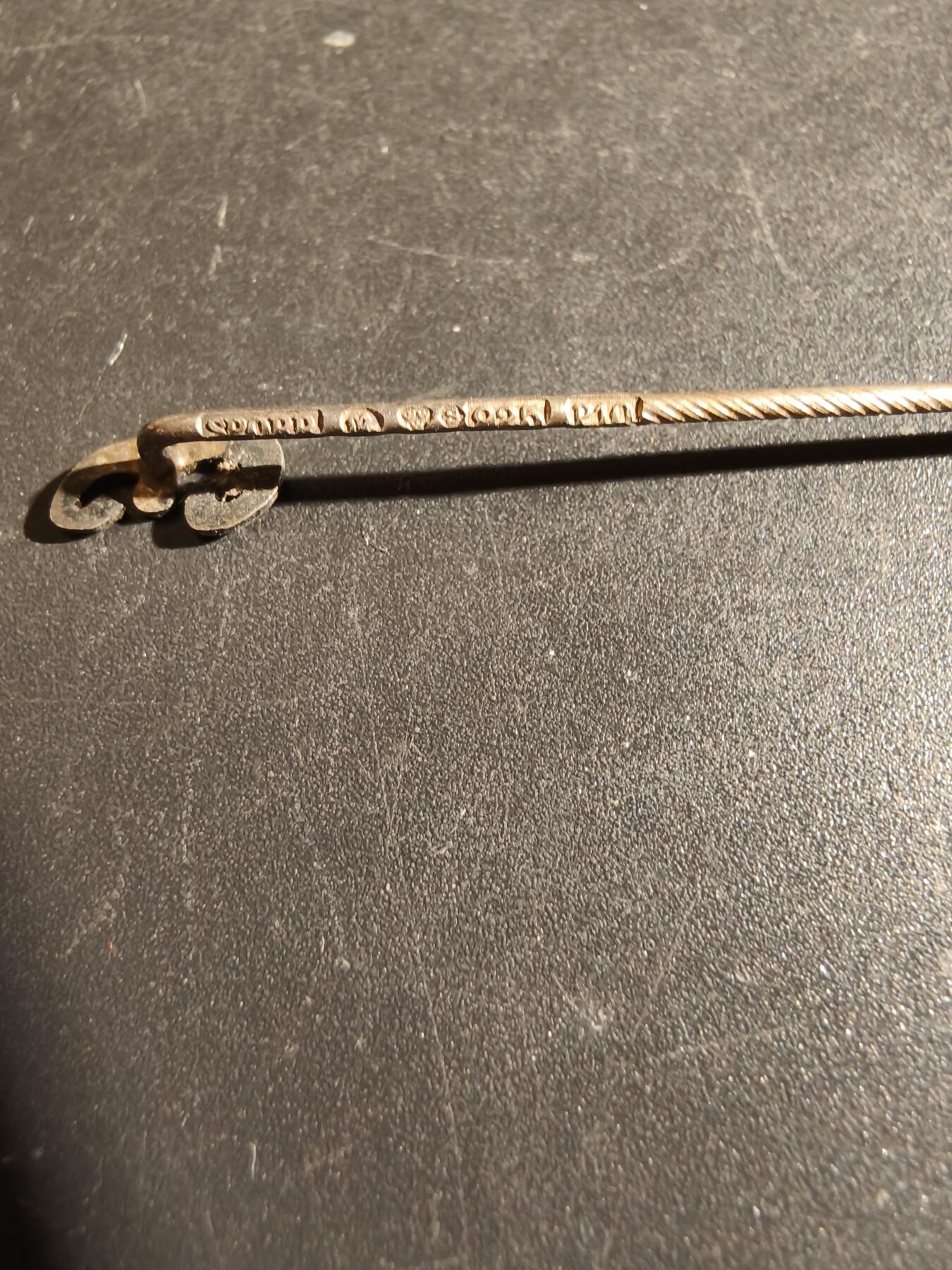 老王徽章第163期 13-15日三场连拍 16日统一发货  13、14日结束后可寄存 丹麦针插    925银     1g