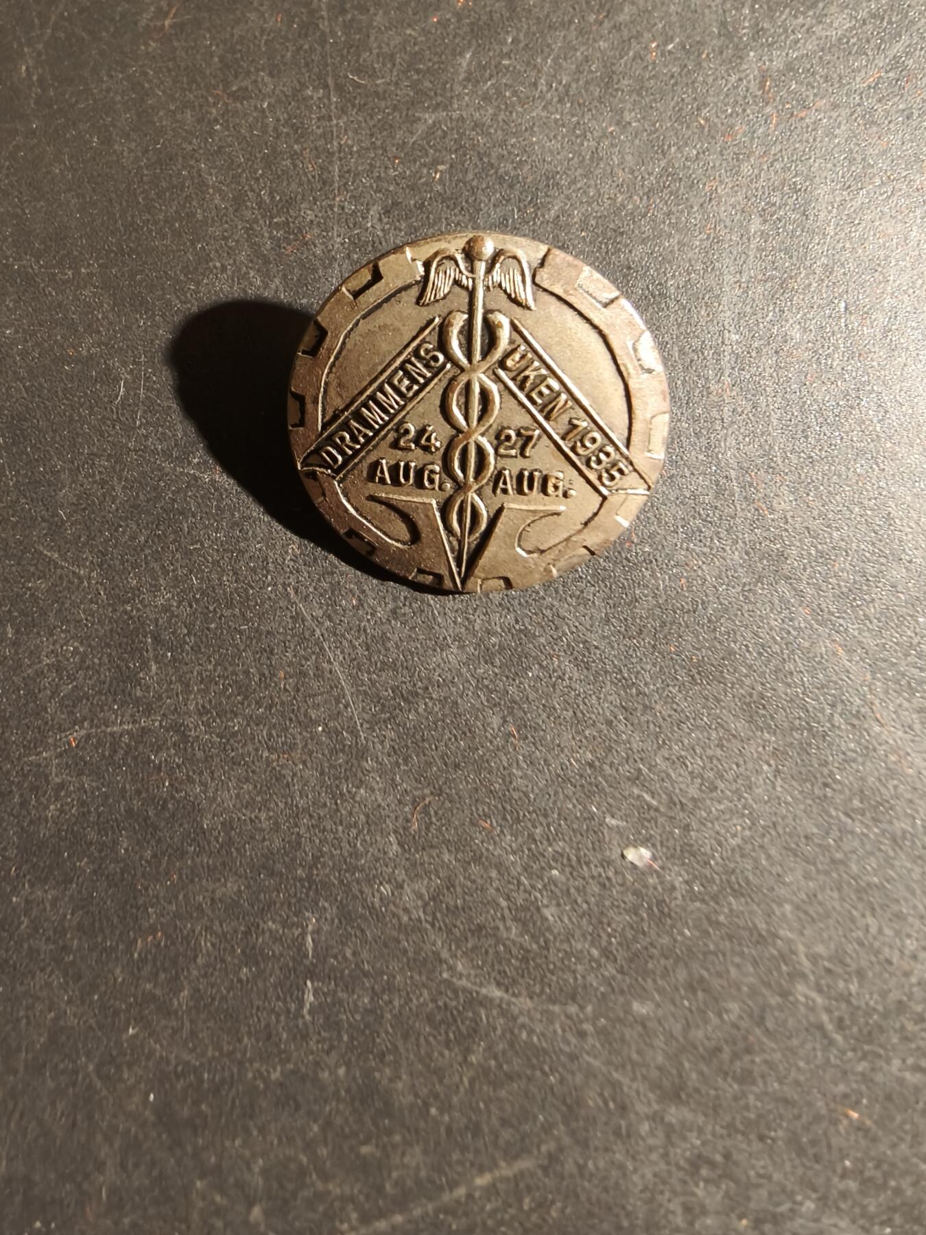 老王徽章第163期 13-15日三场连拍 16日统一发货  13、14日结束后可寄存 丹麦徽章