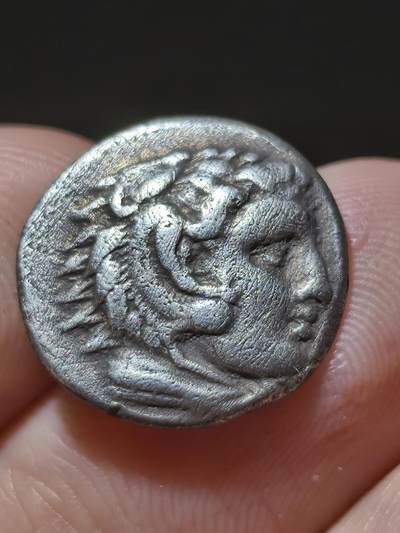 星盘世界钱币十一月二十二日古典币精品专场 - 典藏精品！亚历山大大帝狮皮-赫拉克勒斯 在世版1德拉克马银币 在世版银币很少 国内外均为极为热门品类 背面手持火炬的赫卡特女神 照亮暗夜的明灯 估价200欧元左右