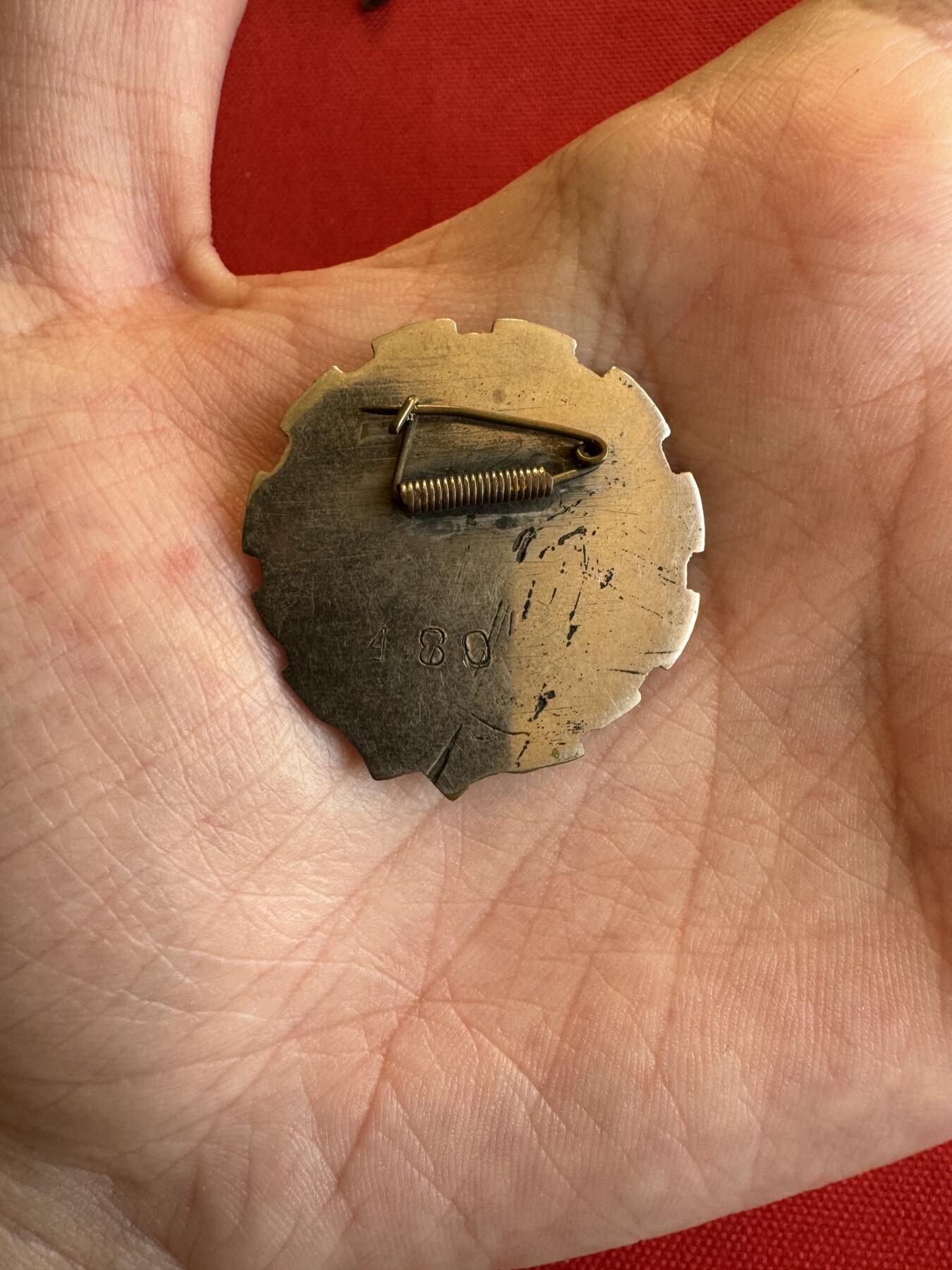 五哥徽章群   15号周六晚上八点4群联拍 铜章