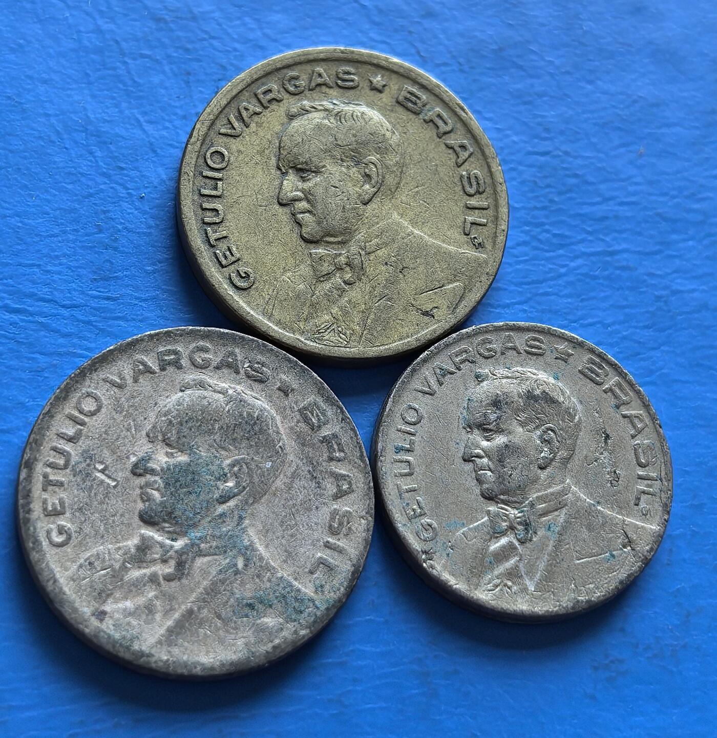 外国优质老铜币银币，周六九点倒数截拍，满百包邮，可寄存半年，喜欢朋友微信扫描二维码可直接参拍