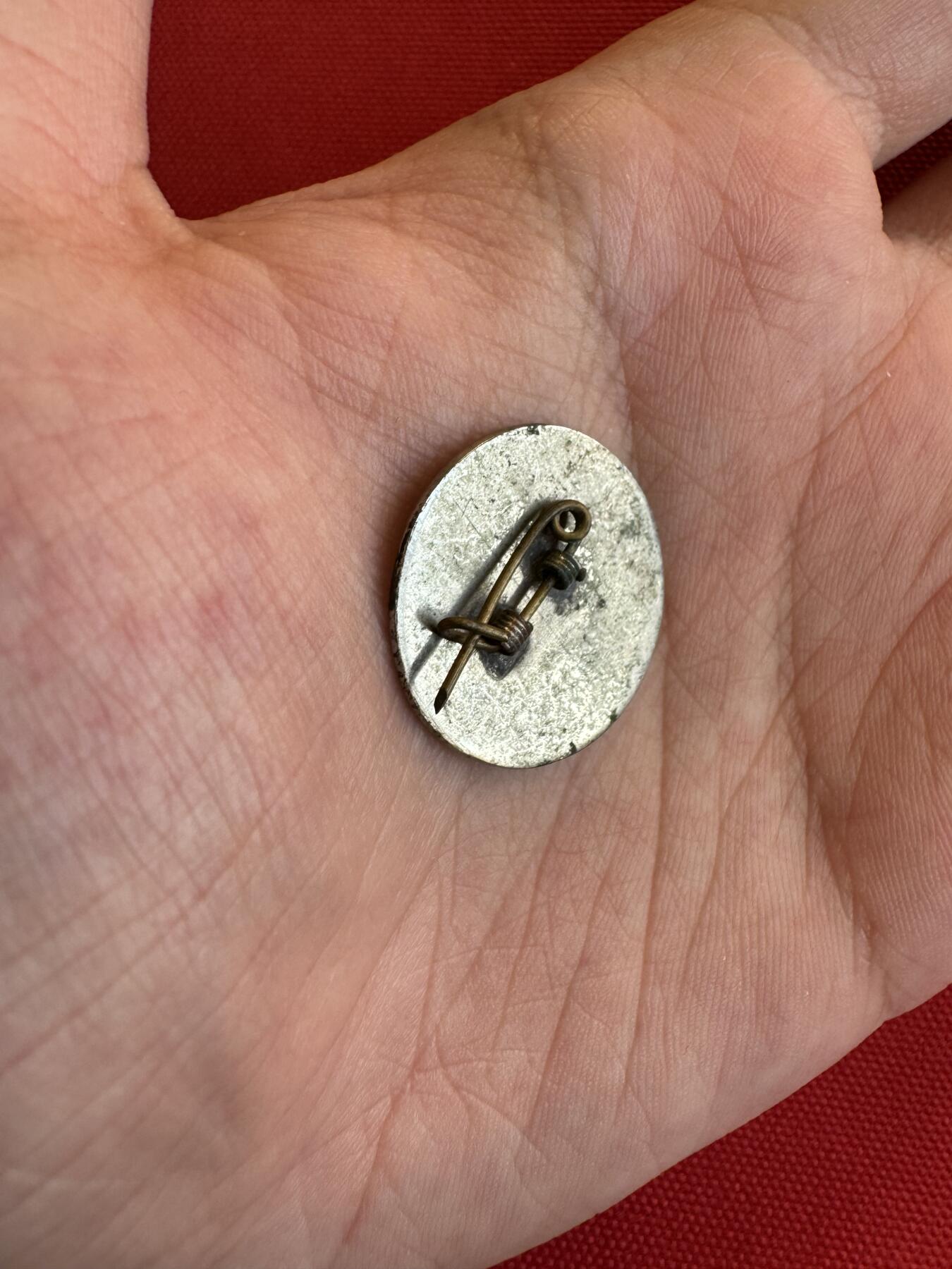 五哥徽章群   15号周六晚上八点4群联拍 铜章