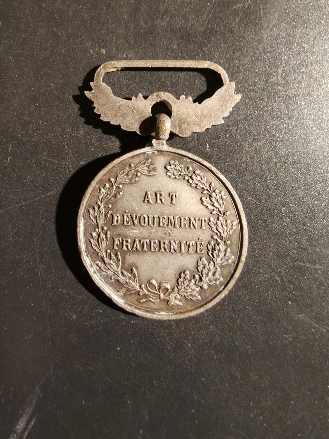 老王徽章第163期 13-15日三场连拍 16日统一发货  13、14日结束后可寄存